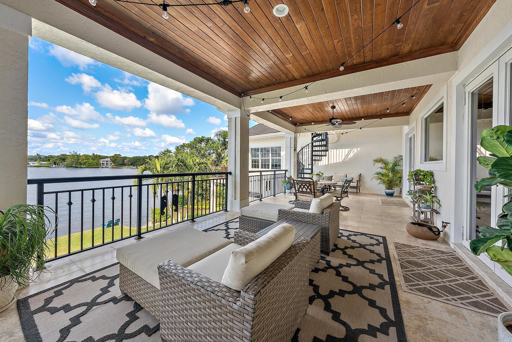 PALM POINT - Residential