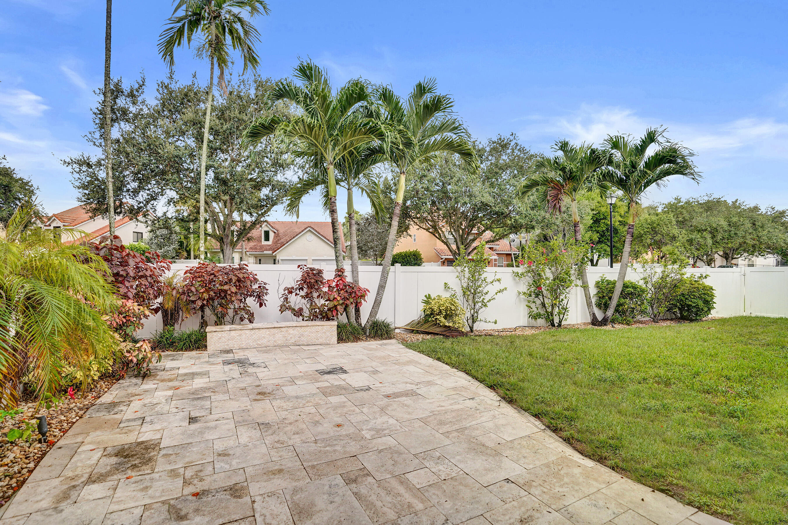 COUNTRYS POINT - Residential