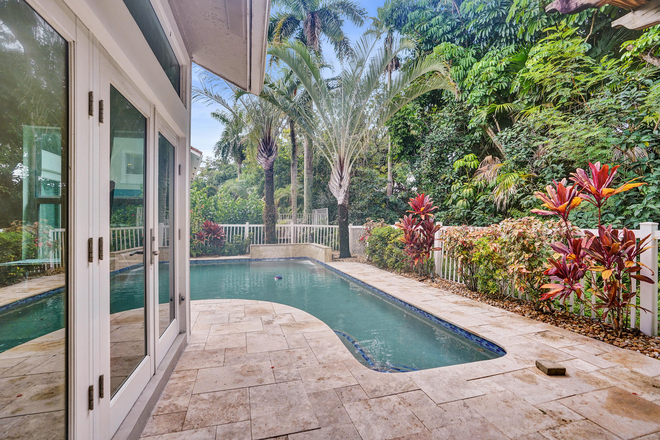 COUNTRYS POINT - Residential