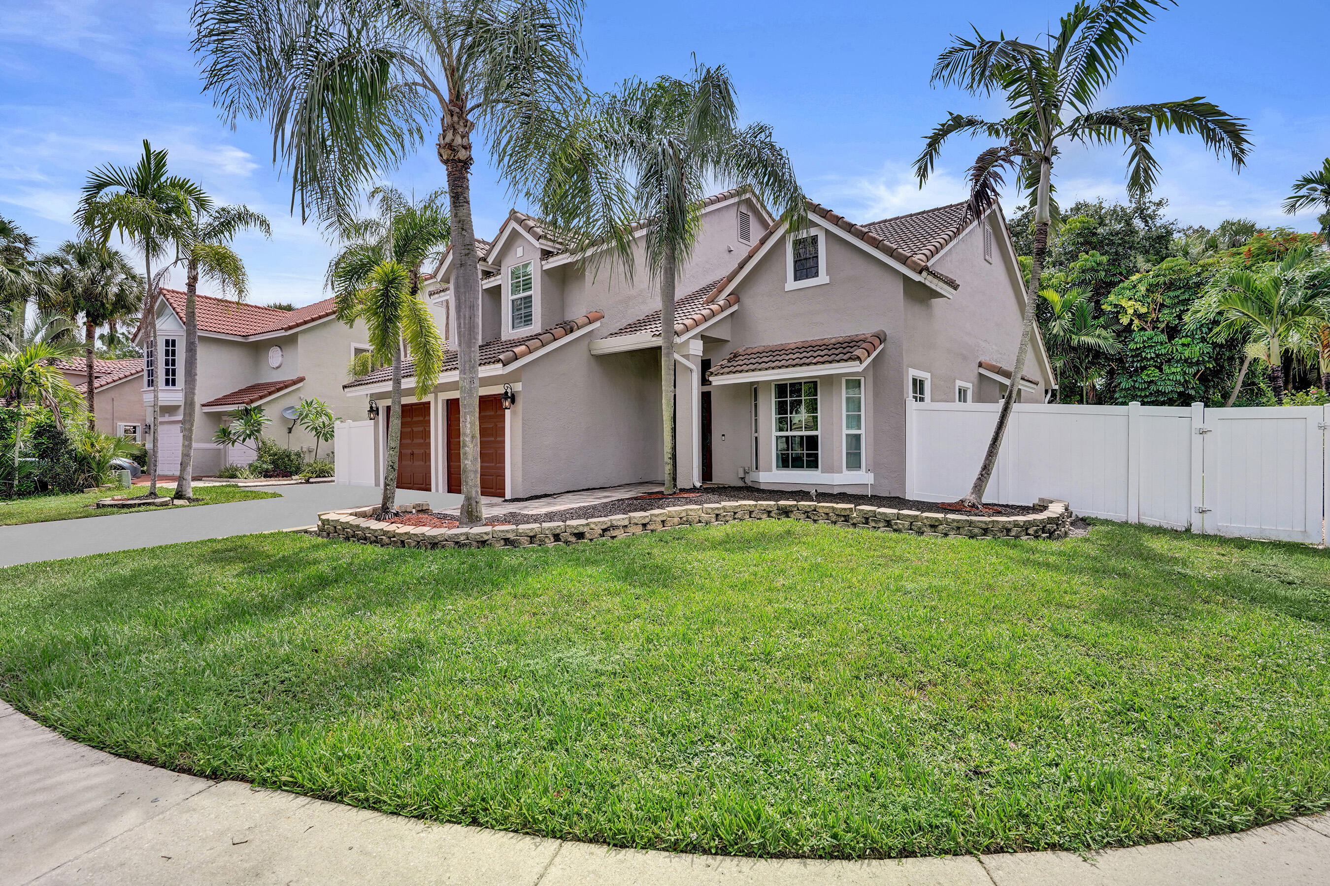 COUNTRYS POINT - Residential