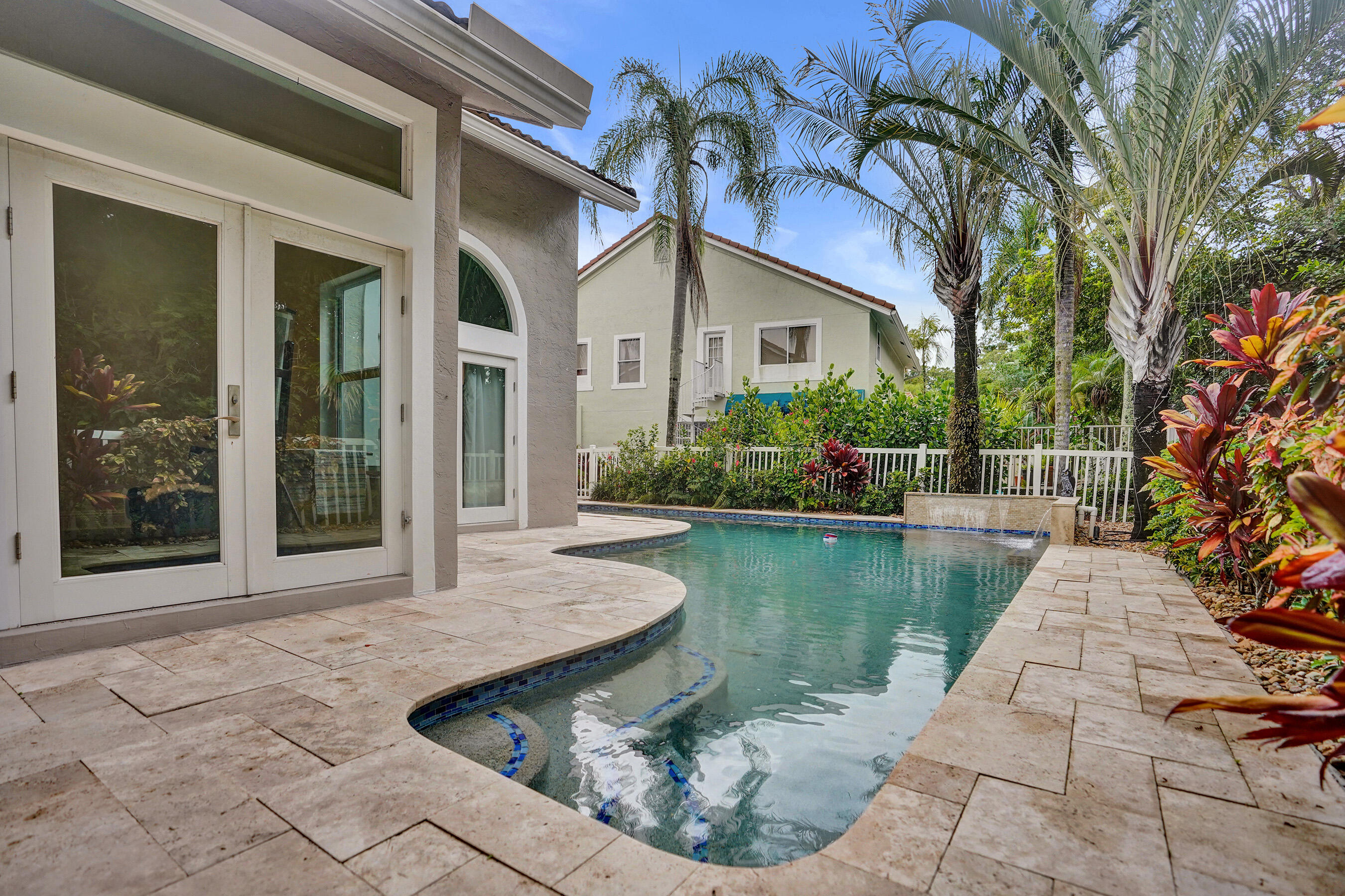 COUNTRYS POINT - Residential