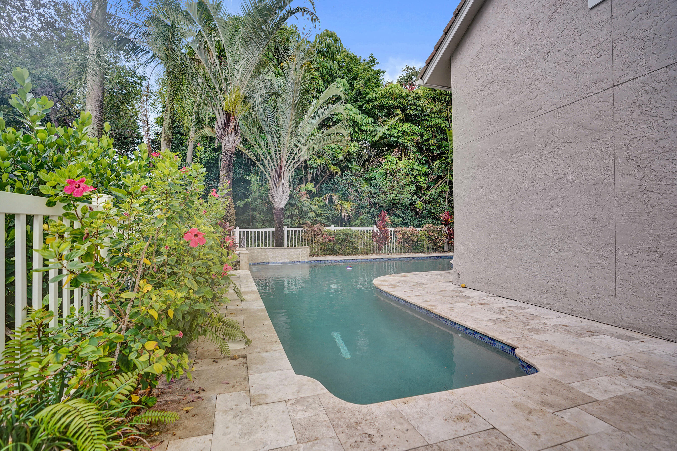 COUNTRYS POINT - Residential