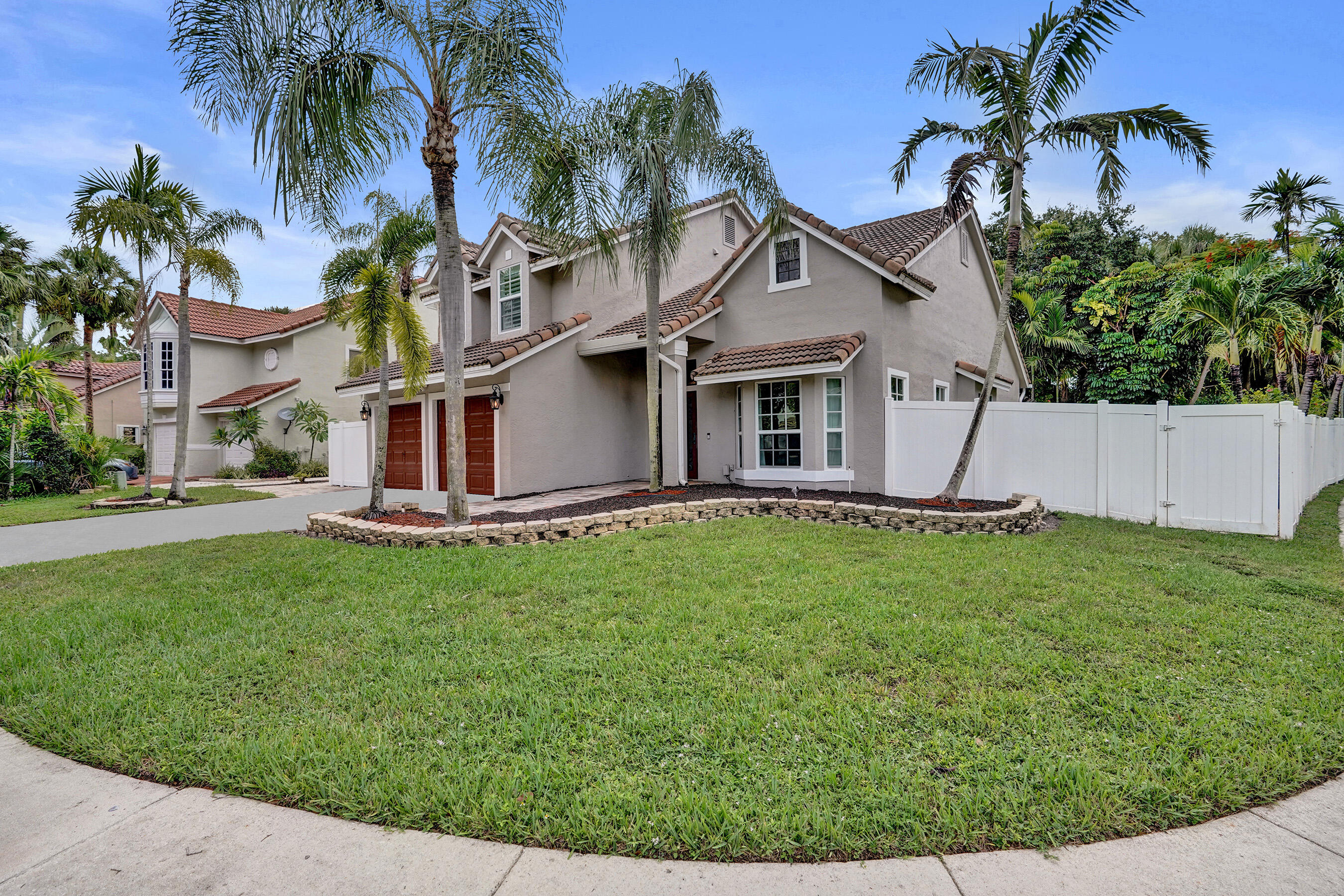 COUNTRYS POINT - Residential