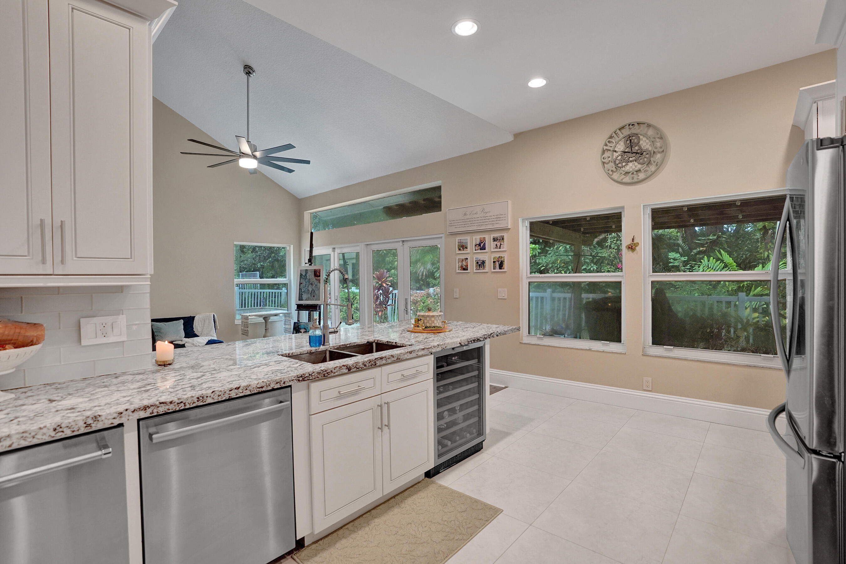 COUNTRYS POINT - Residential