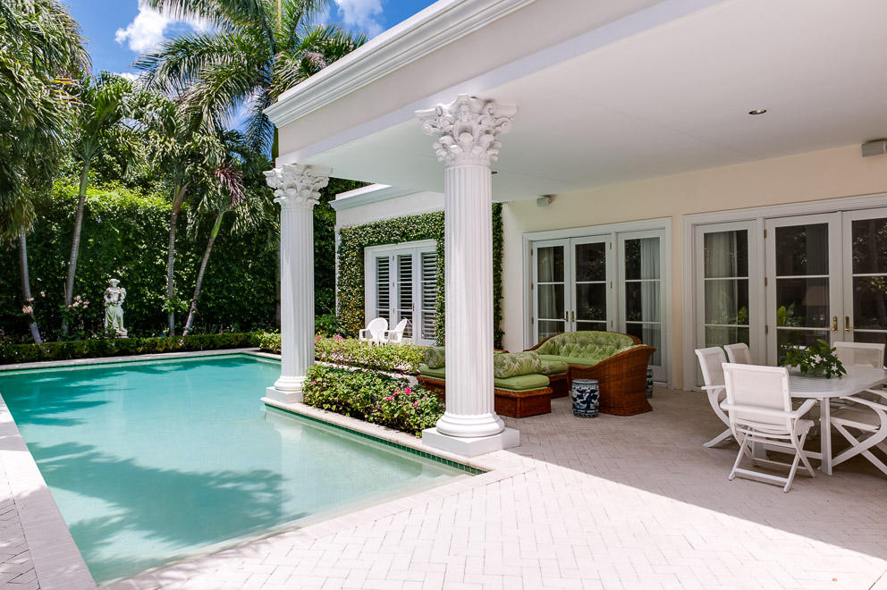 LEIGHTONS - Residential