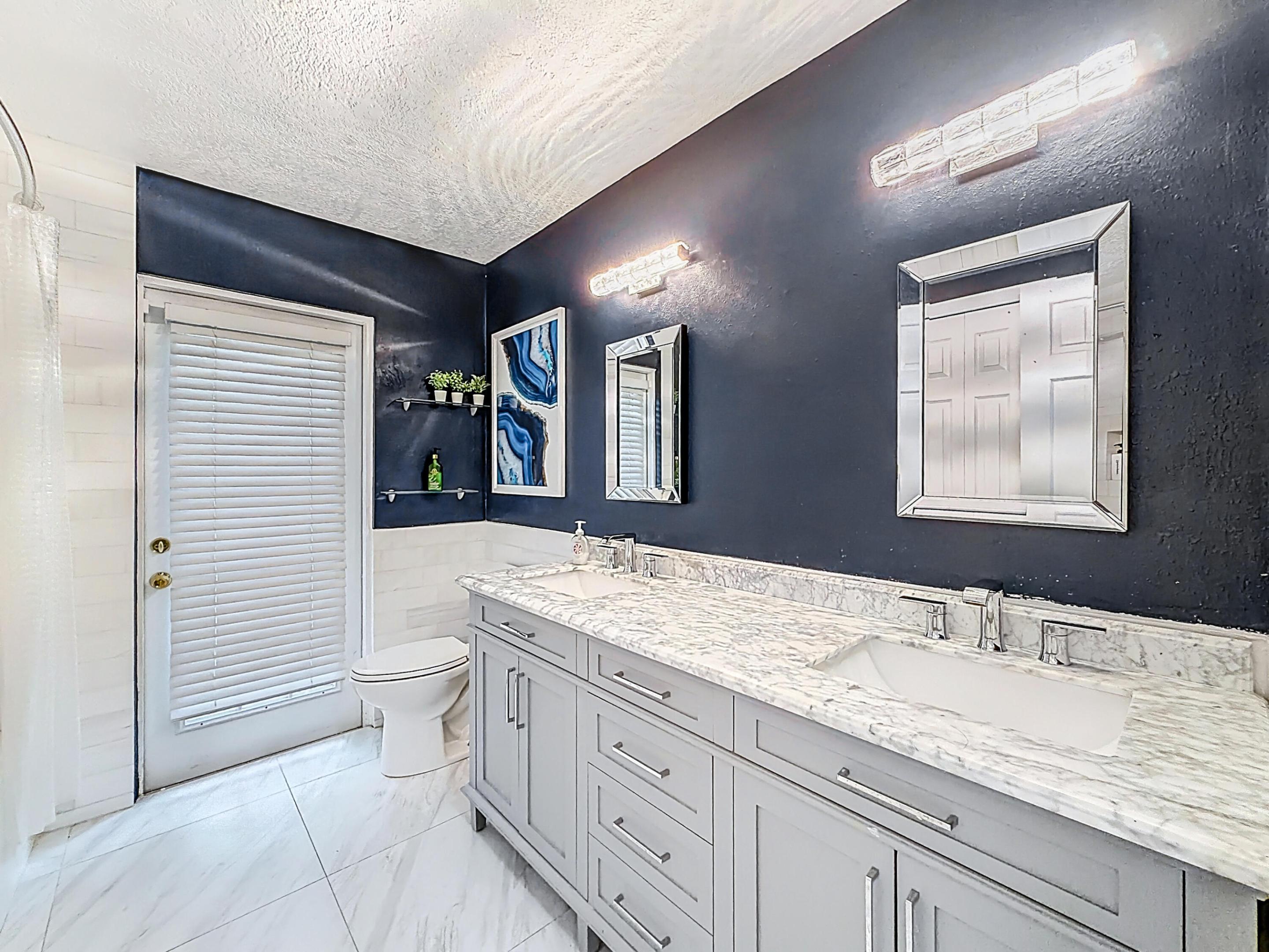 CORAL SPRINGS LAKES - Residential