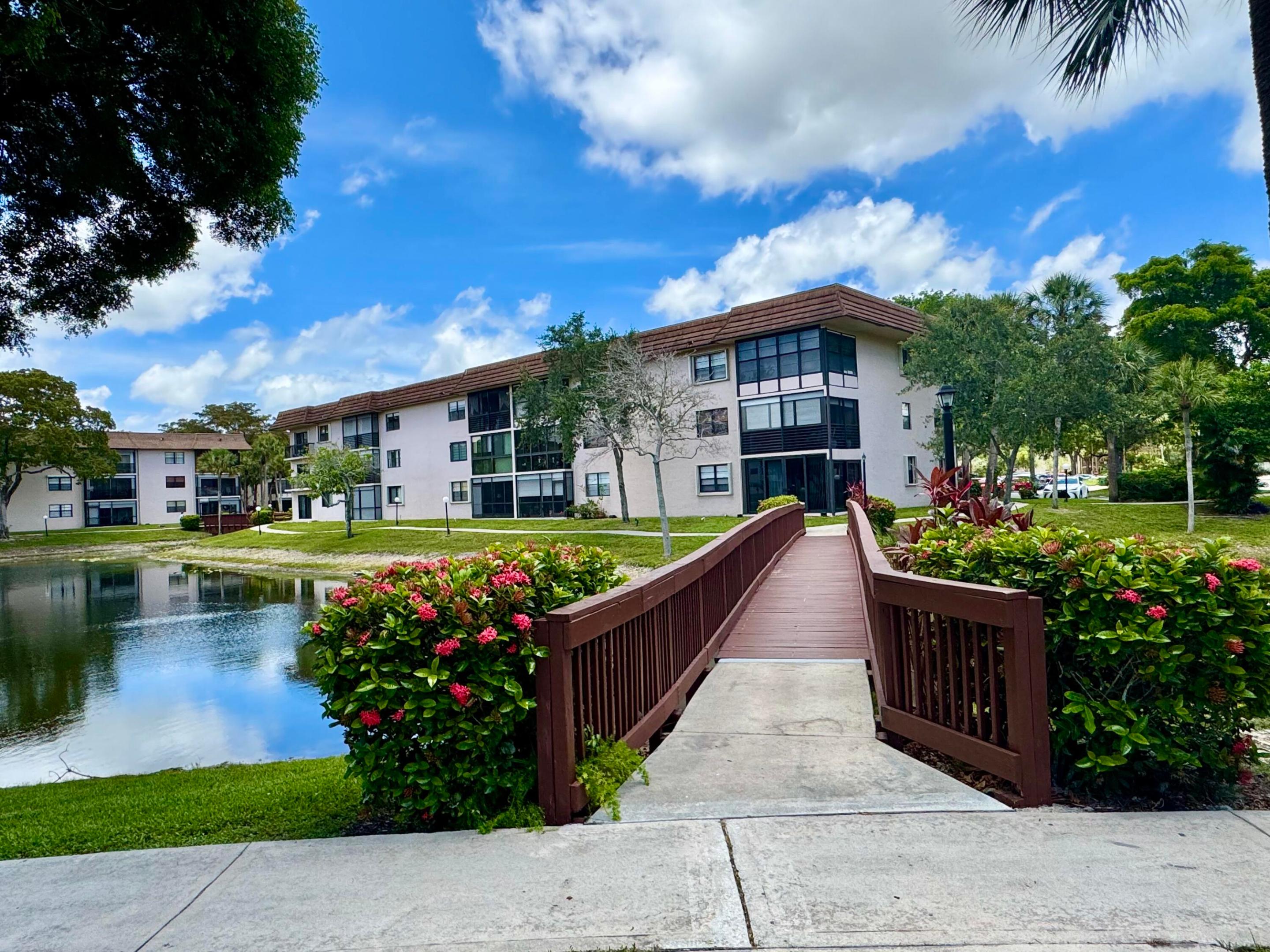LAKES OF CARRIAGE HILLS - Residential