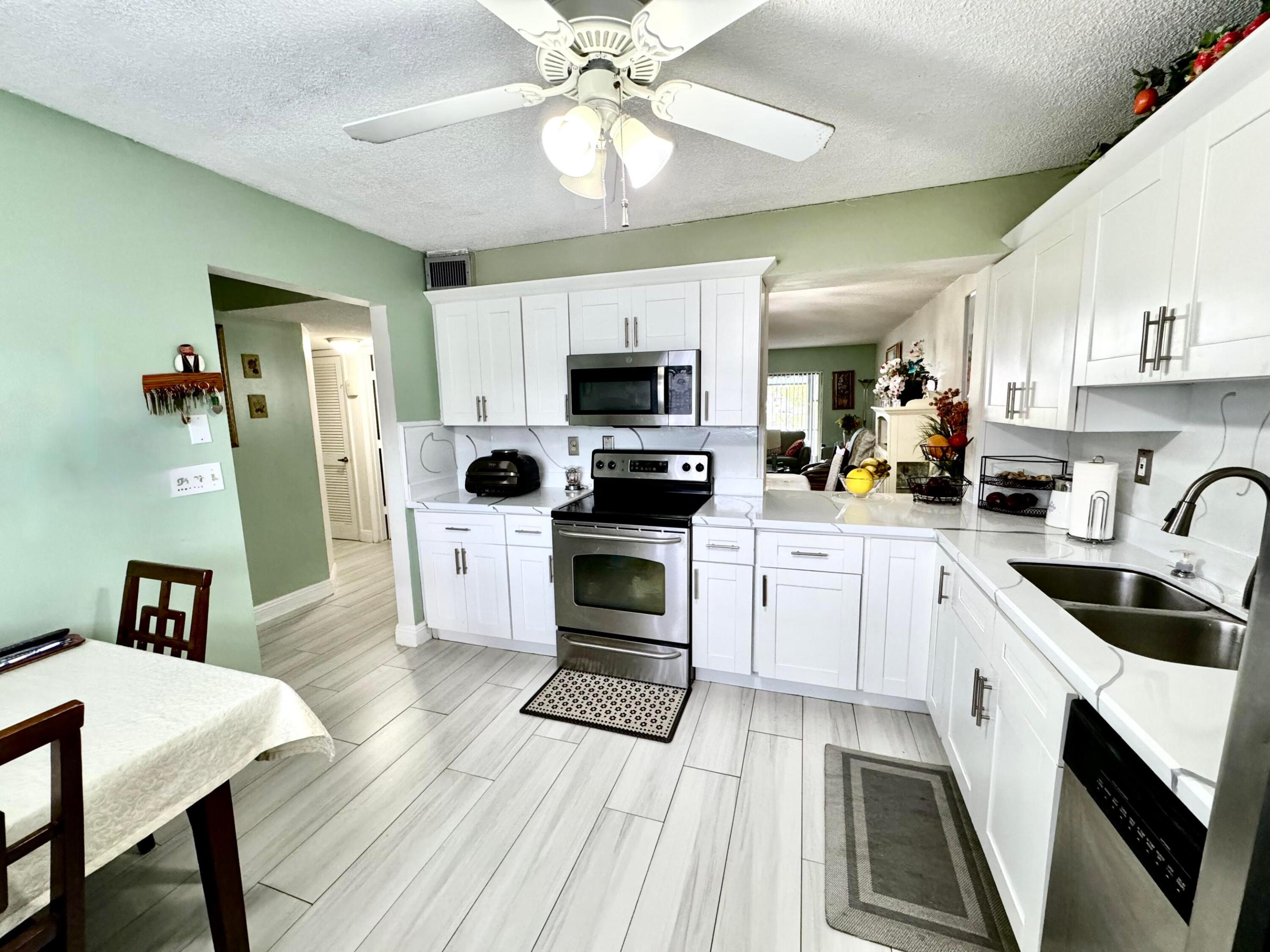 LAKES OF CARRIAGE HILLS - Residential