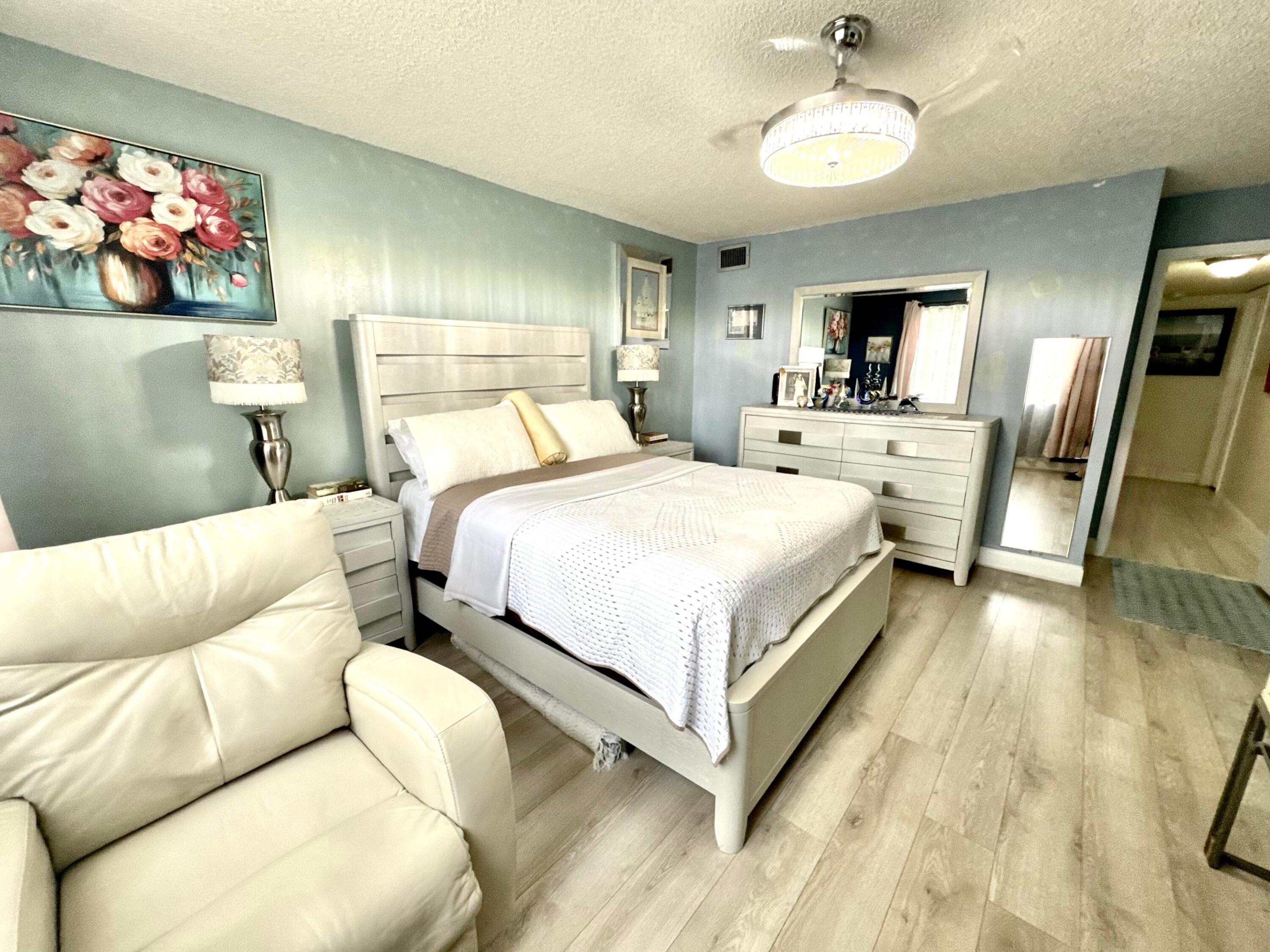 LAKES OF CARRIAGE HILLS - Residential