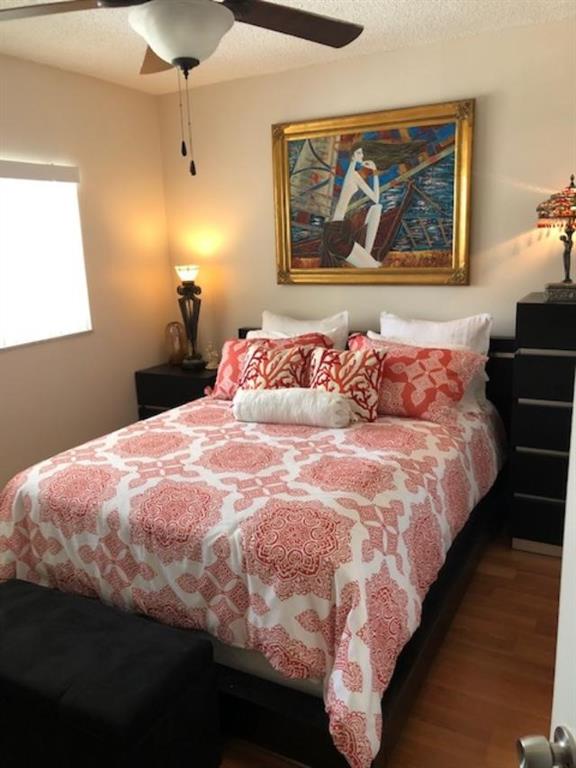 ORIOLE GARDENS - Residential