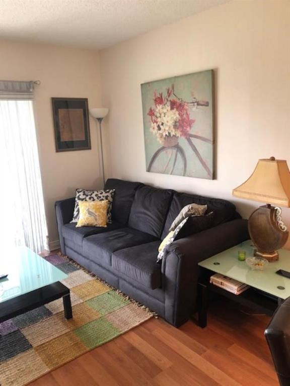 ORIOLE GARDENS - Residential