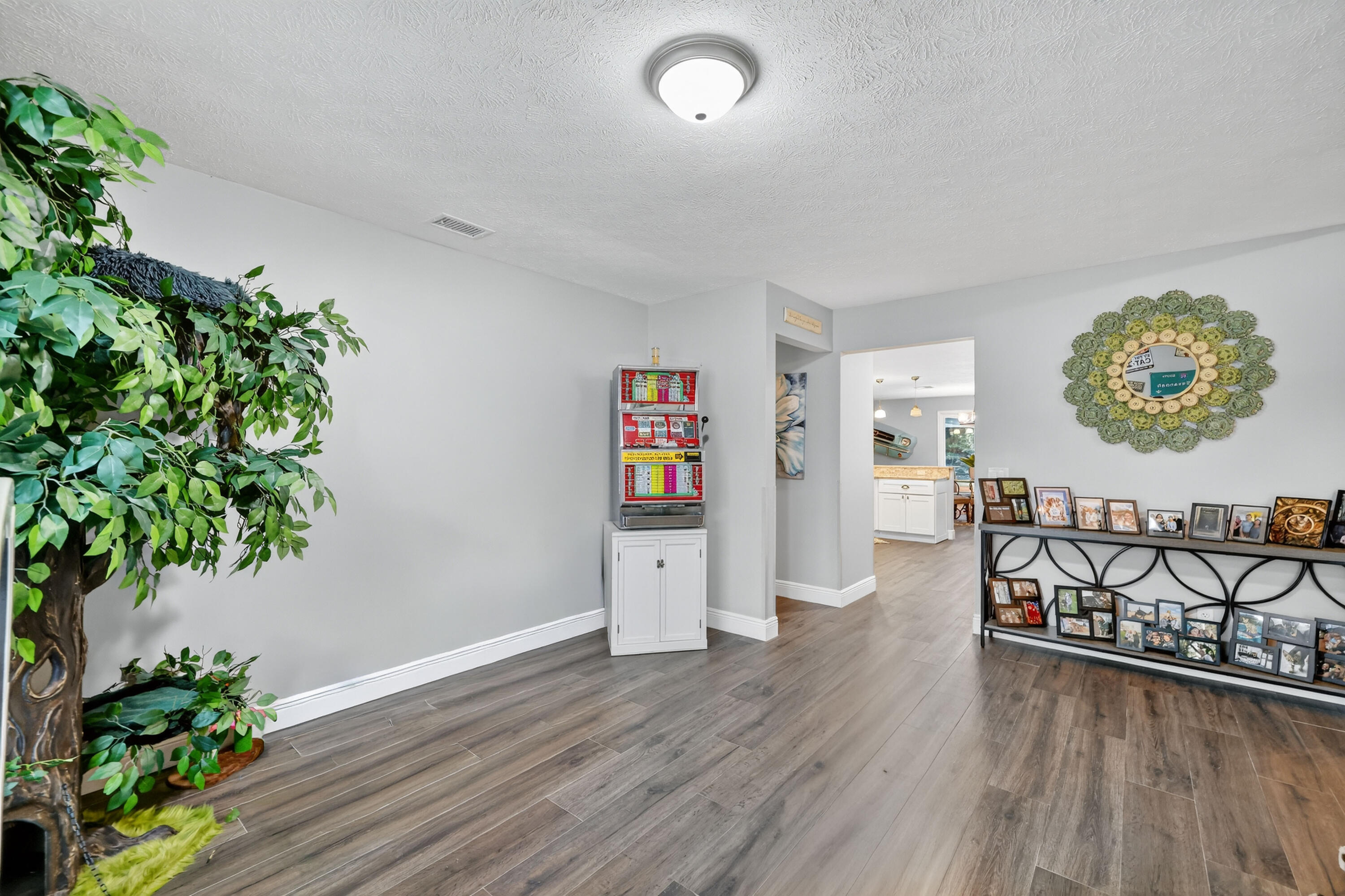 CORAL LAKES - Residential