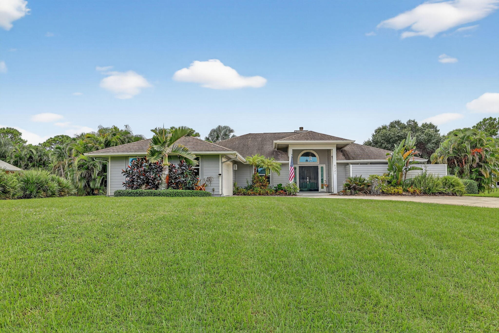 CORAL LAKES - Residential