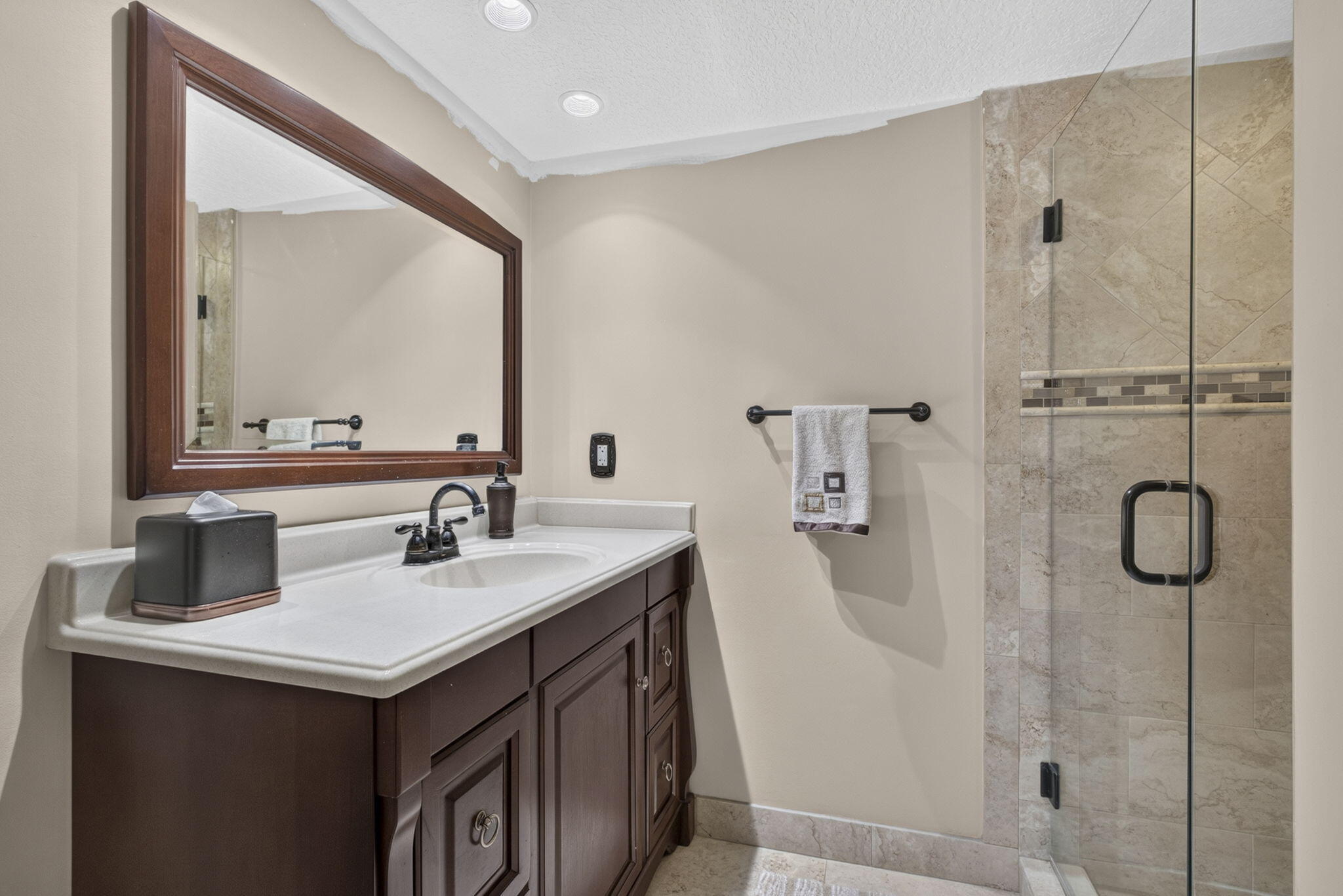 NORTHLAKE CONDO - Residential