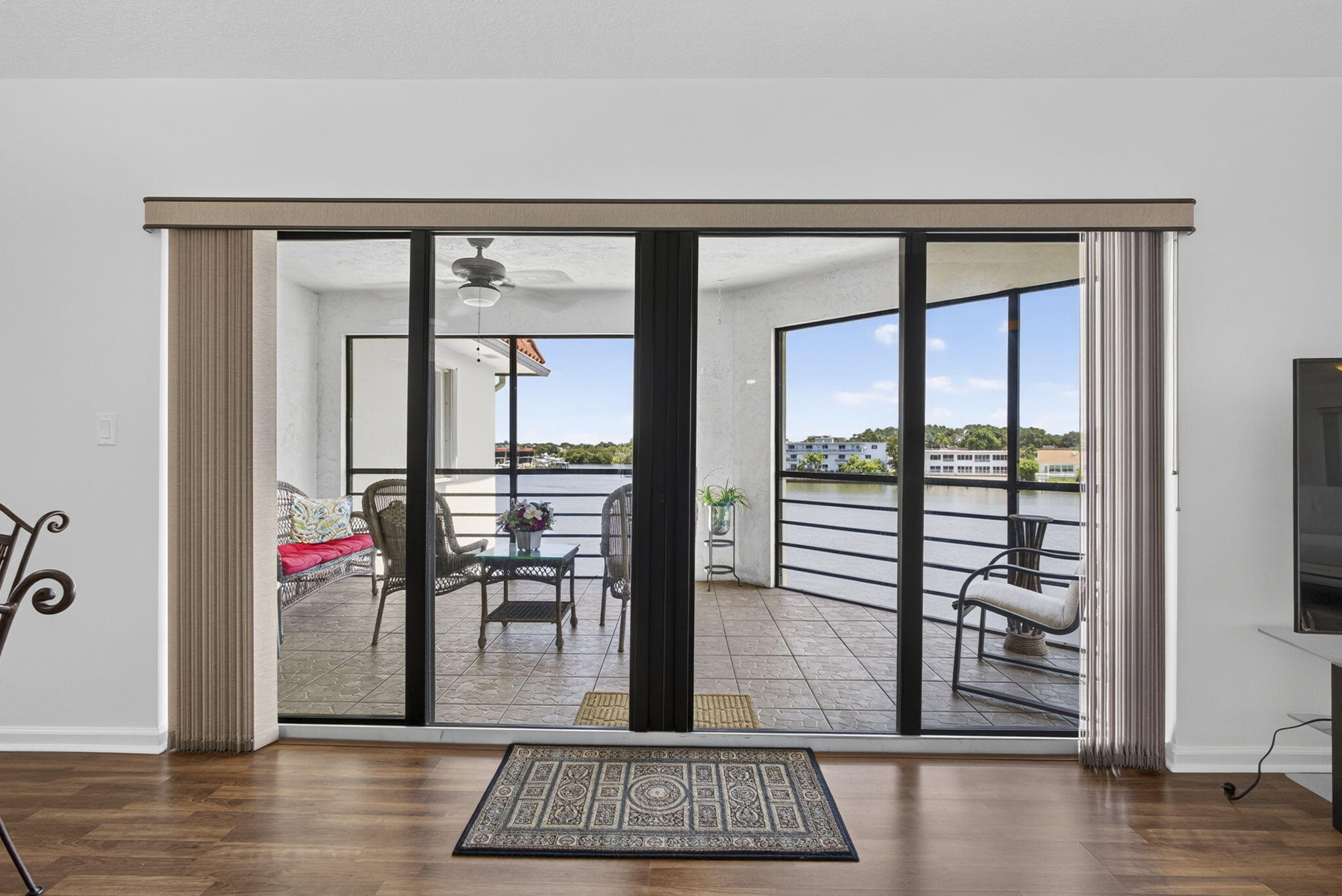 NORTHLAKE CONDO - Residential