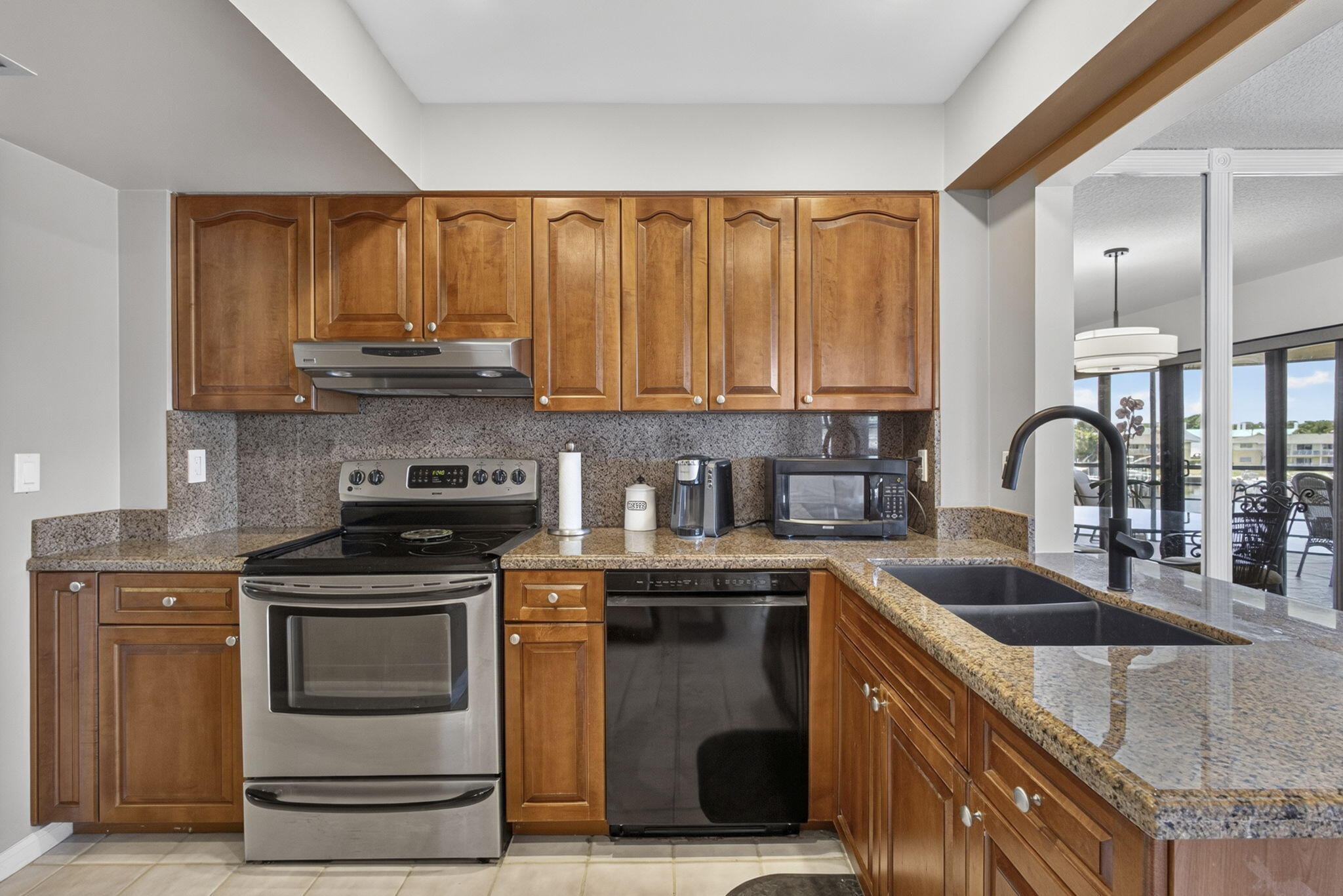 NORTHLAKE CONDO - Residential