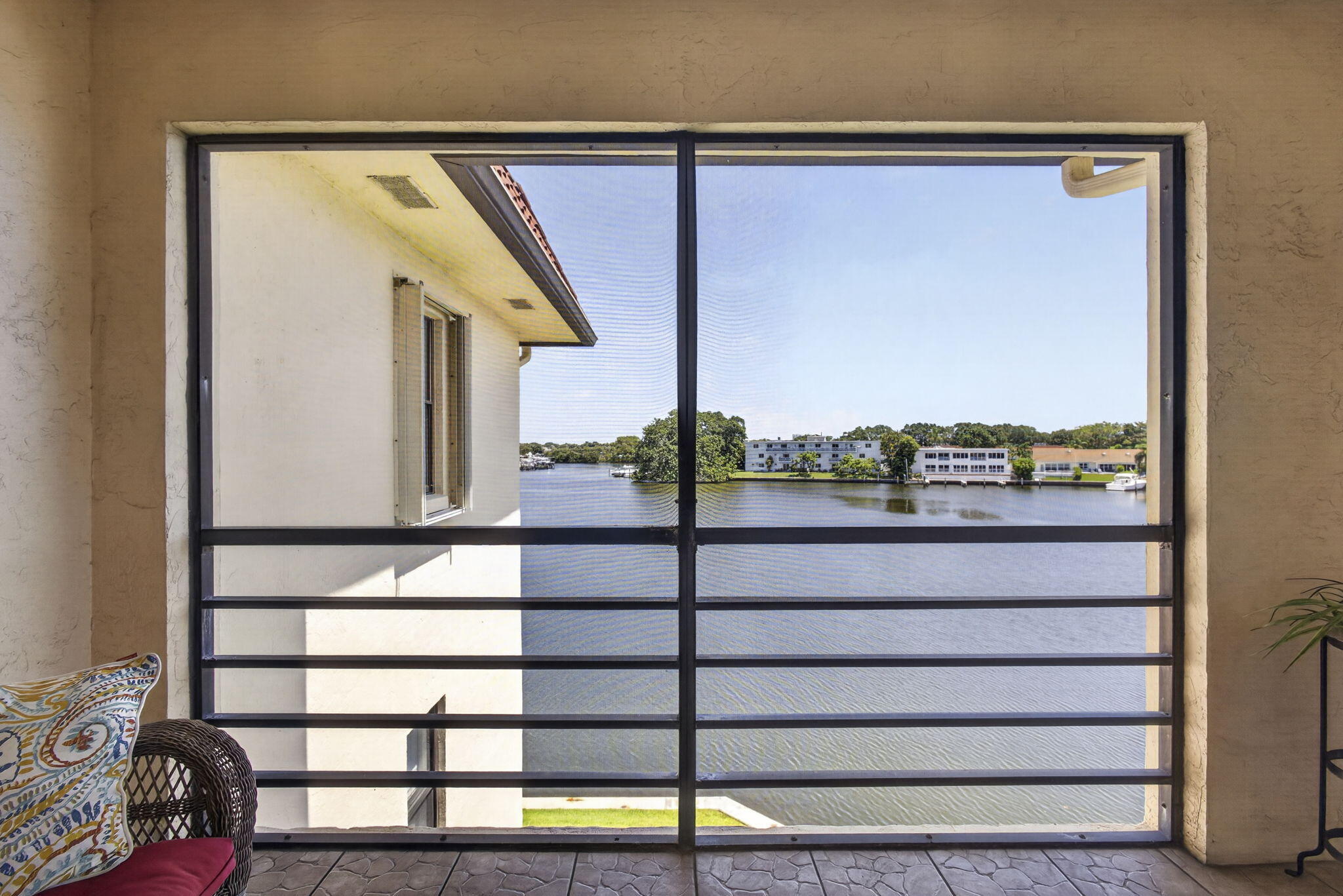 NORTHLAKE CONDO - Residential