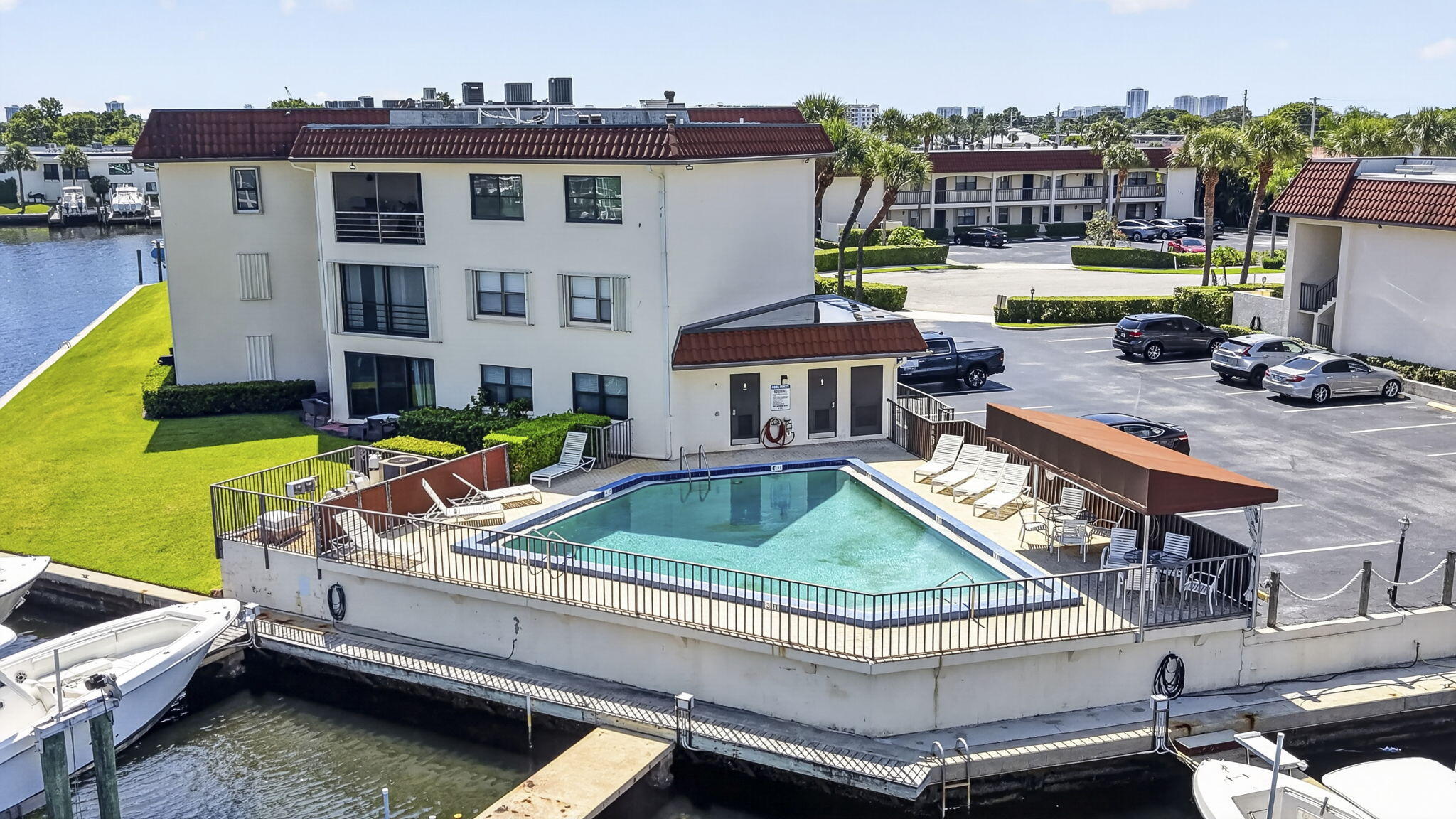 NORTHLAKE CONDO - Residential