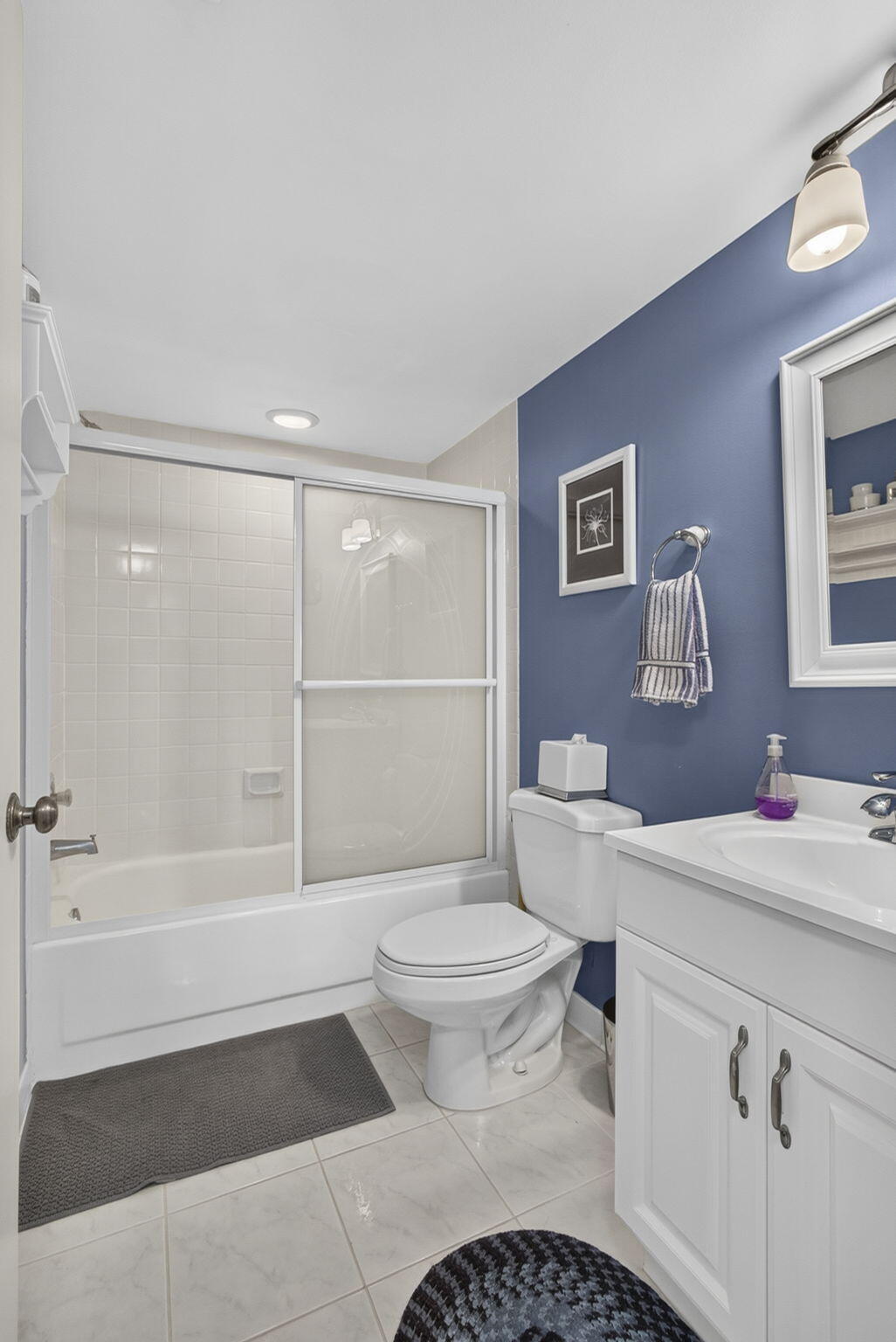 NORTHLAKE CONDO - Residential