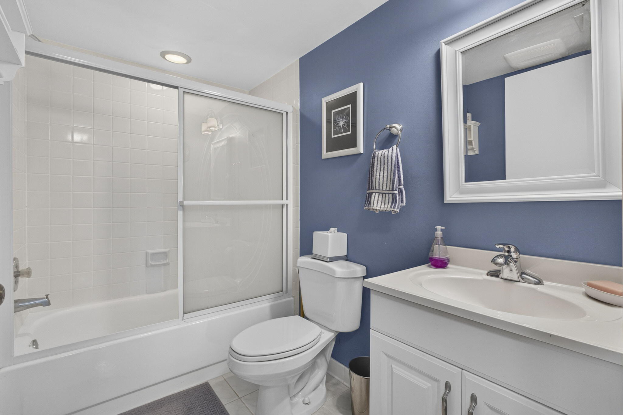NORTHLAKE CONDO - Residential