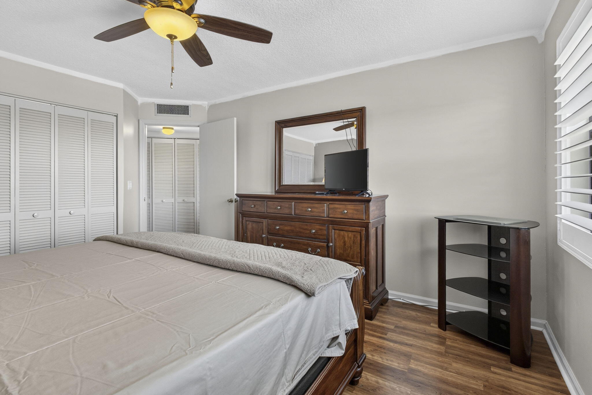 NORTHLAKE CONDO - Residential