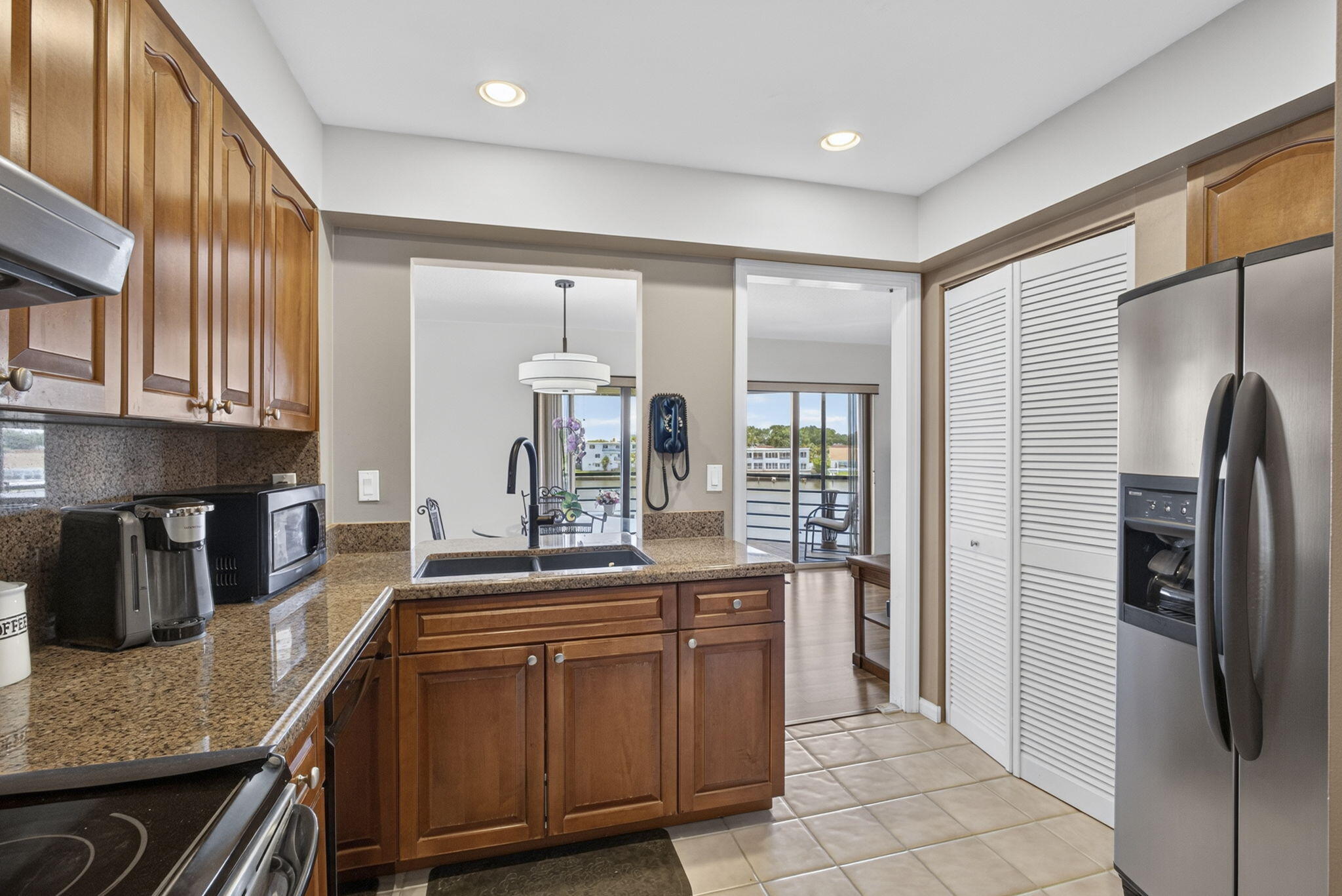 NORTHLAKE CONDO - Residential