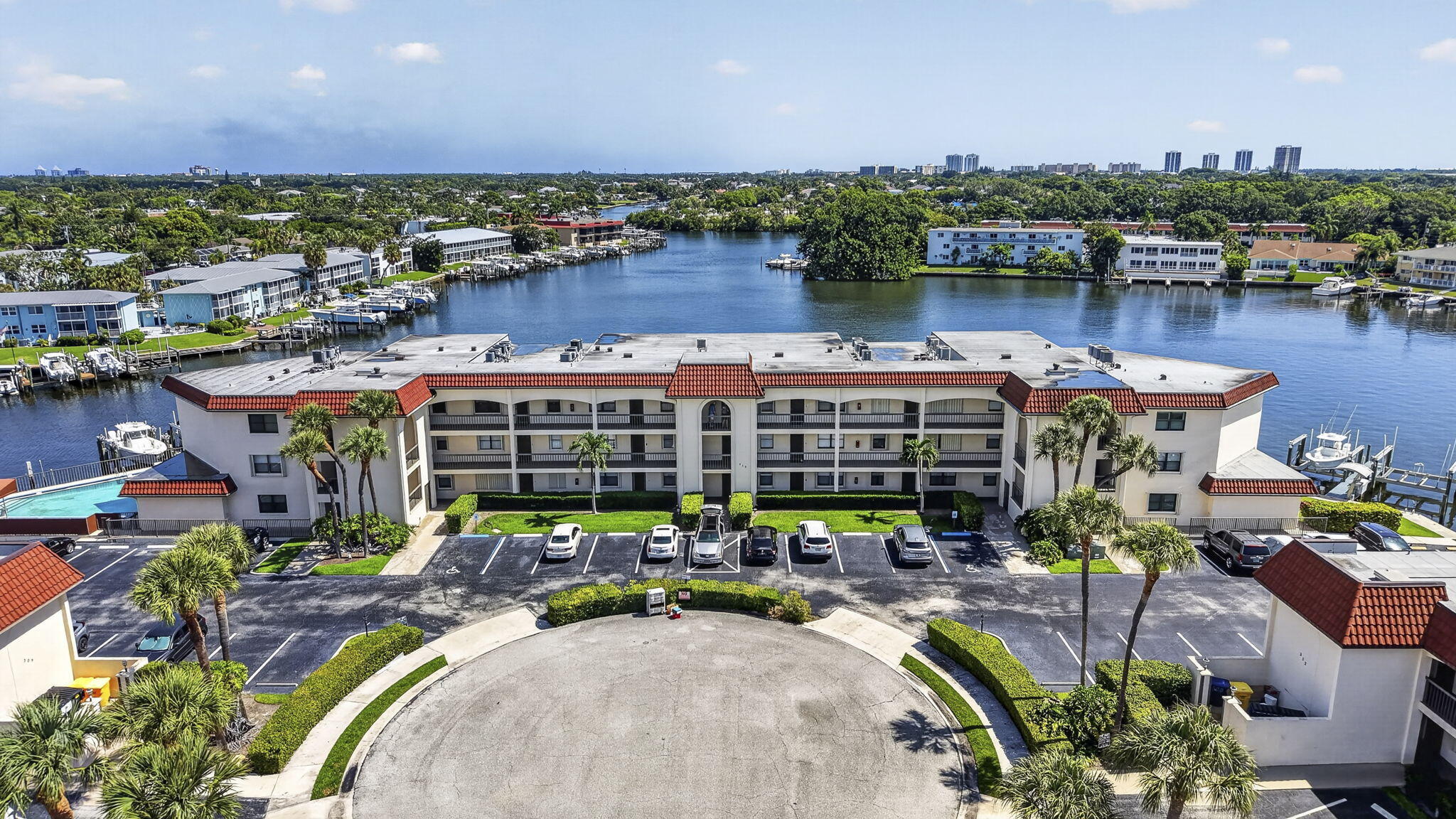 NORTHLAKE CONDO - Residential
