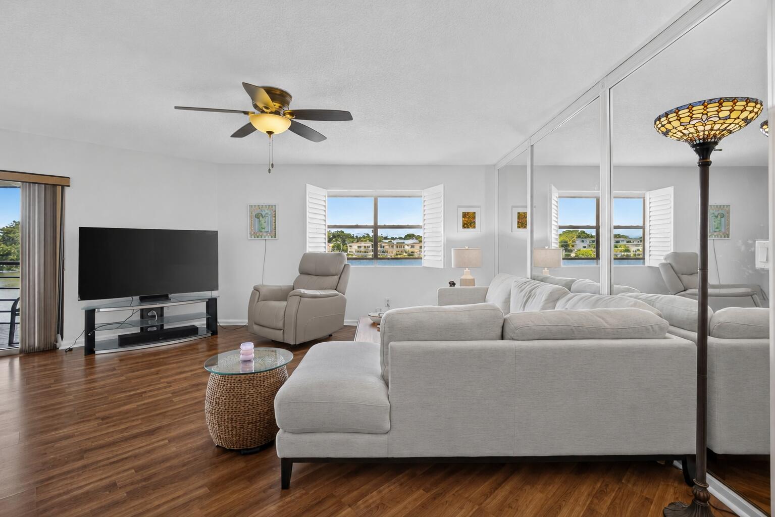 NORTHLAKE CONDO - Residential