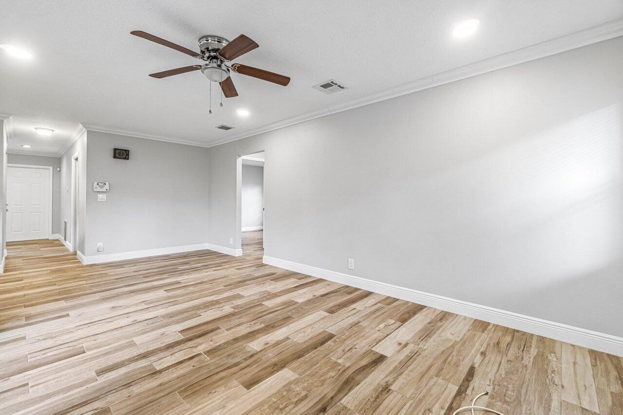 SUGAR POND MANOR OF WELLINGTON - Residential Lease