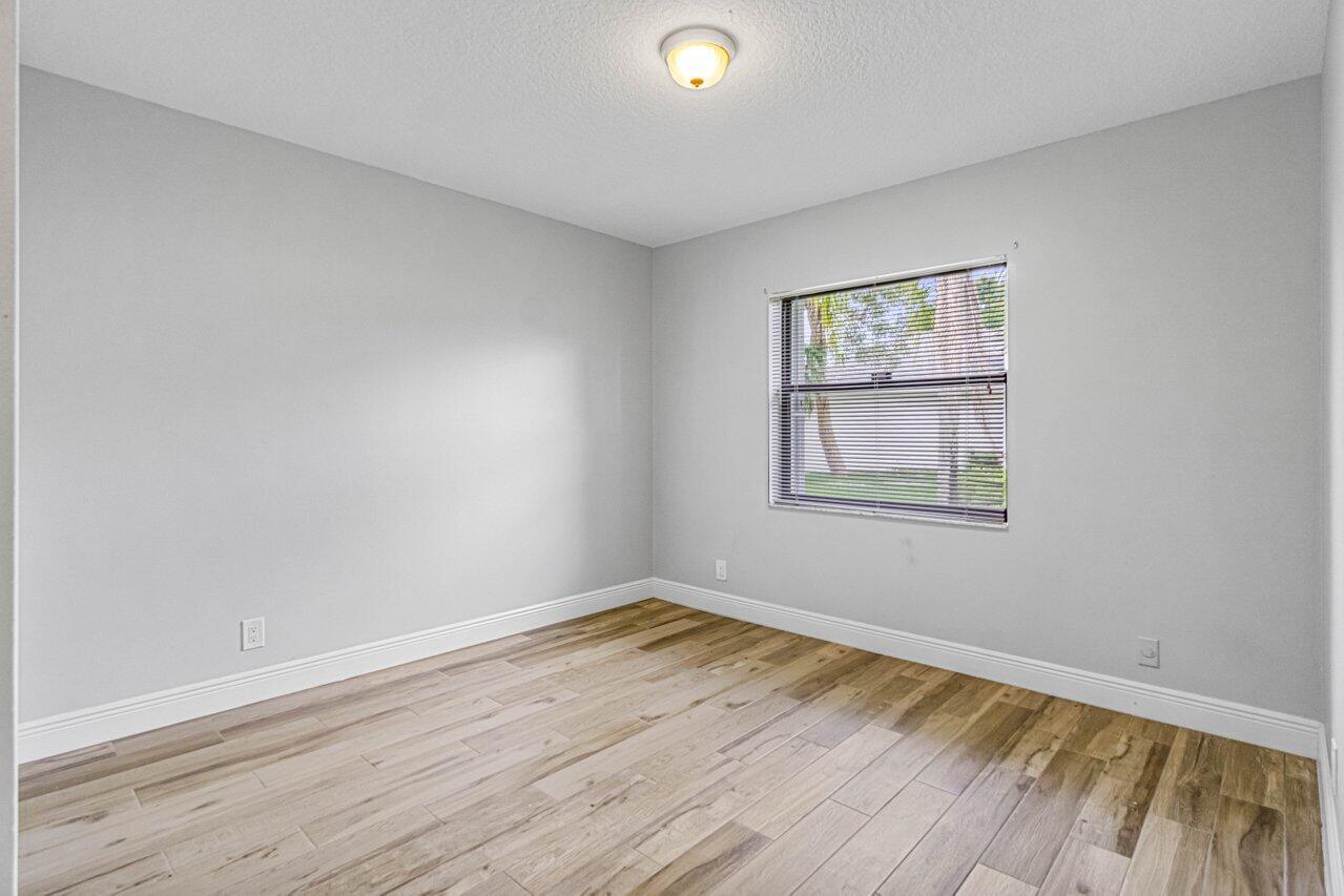 SUGAR POND MANOR OF WELLINGTON - Residential Lease
