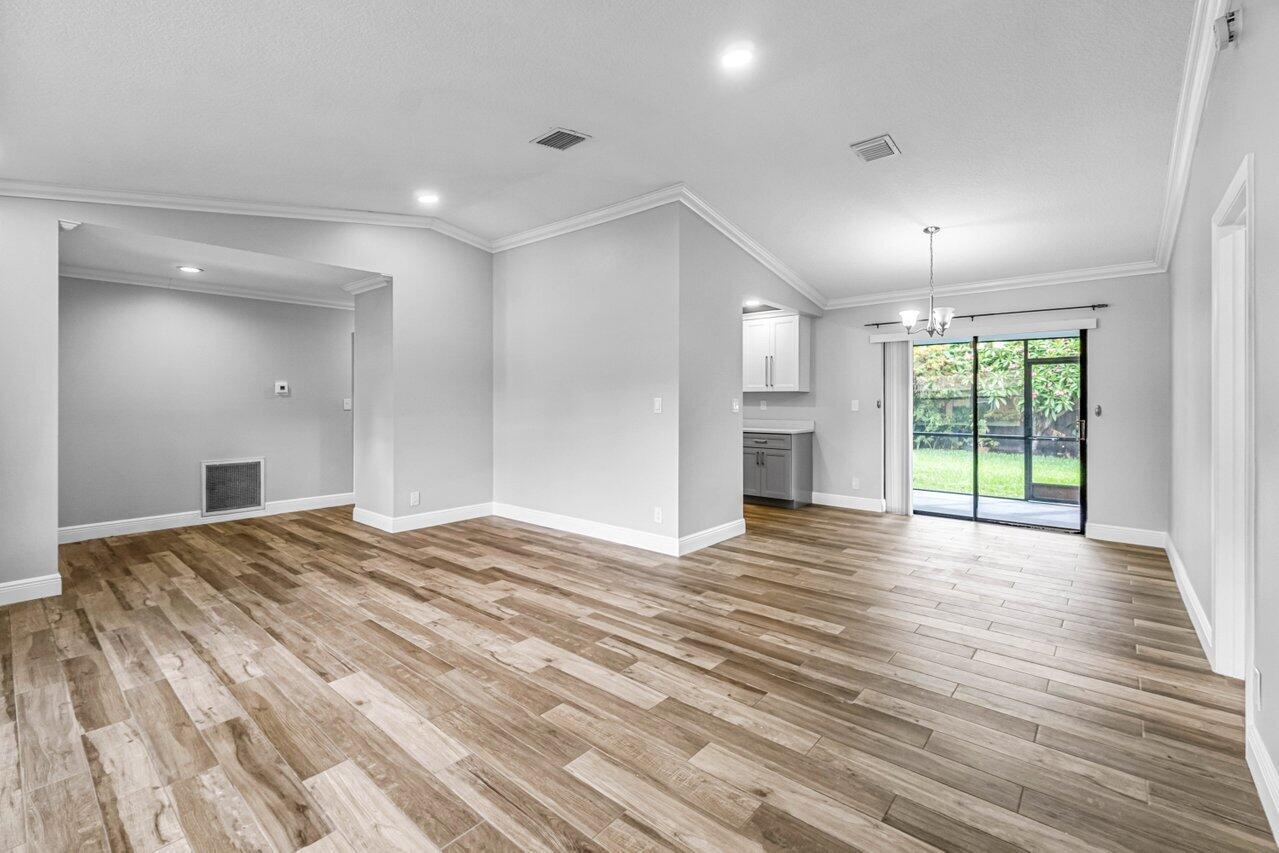 SUGAR POND MANOR OF WELLINGTON - Residential Lease