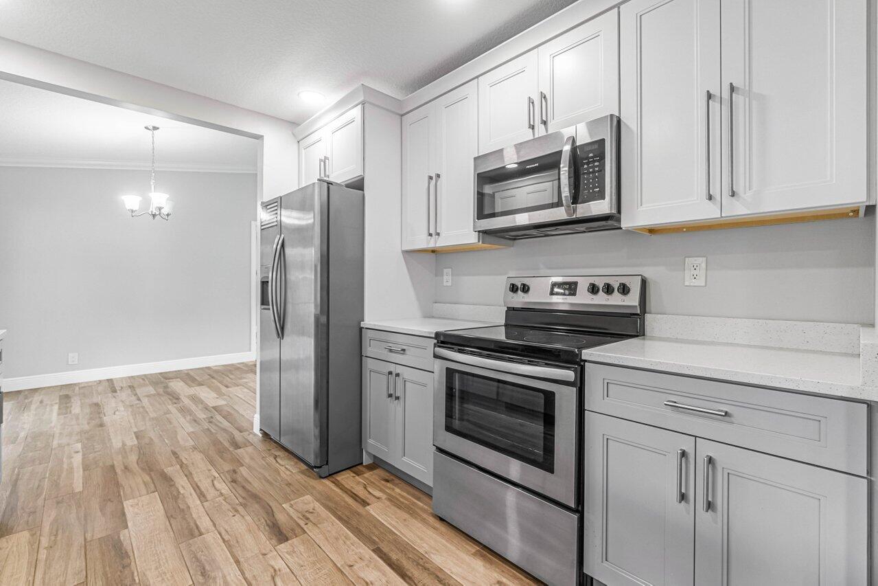 SUGAR POND MANOR OF WELLINGTON - Residential Lease