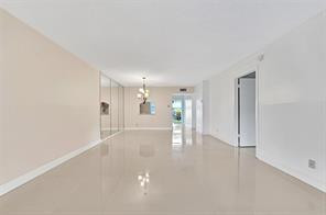 ORIOLE GOLF & TENNIS CLUB - Residential