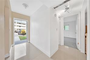 ORIOLE GOLF & TENNIS CLUB - Residential