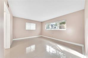 ORIOLE GOLF & TENNIS CLUB - Residential