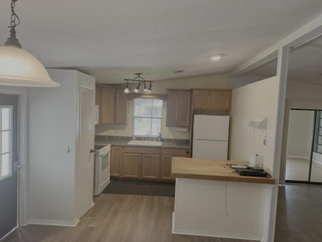ST LUCIE FALLS (AKA RIVER FOREST) - Residential Lease