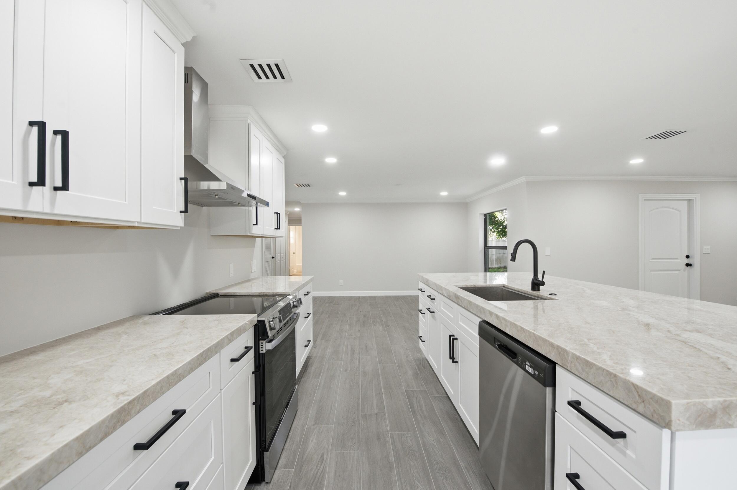 COUNTRY CLUB ESTATES SUBDIVISION - Residential