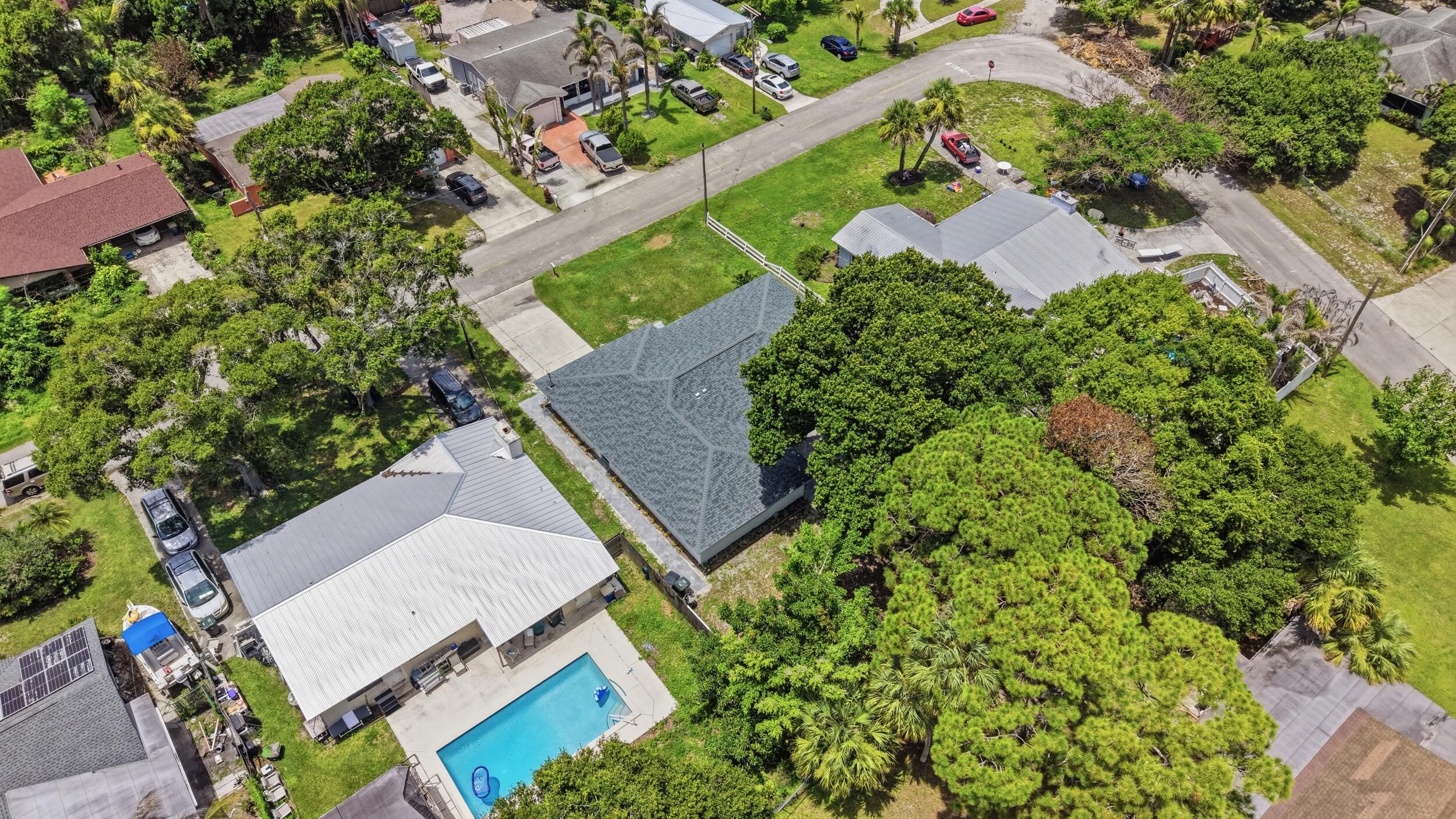 COUNTRY CLUB ESTATES SUBDIVISION - Residential