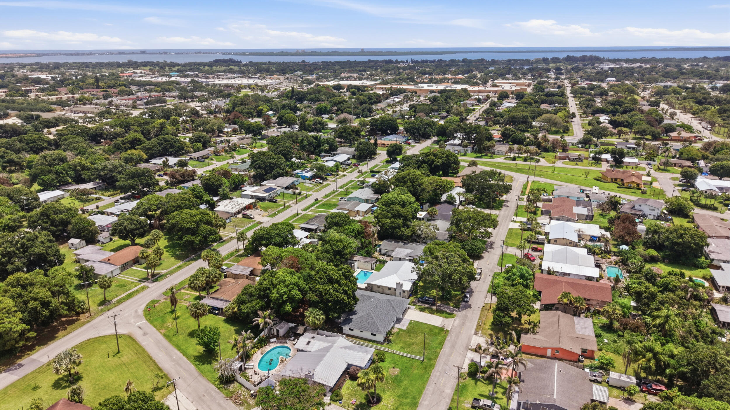 COUNTRY CLUB ESTATES SUBDIVISION - Residential