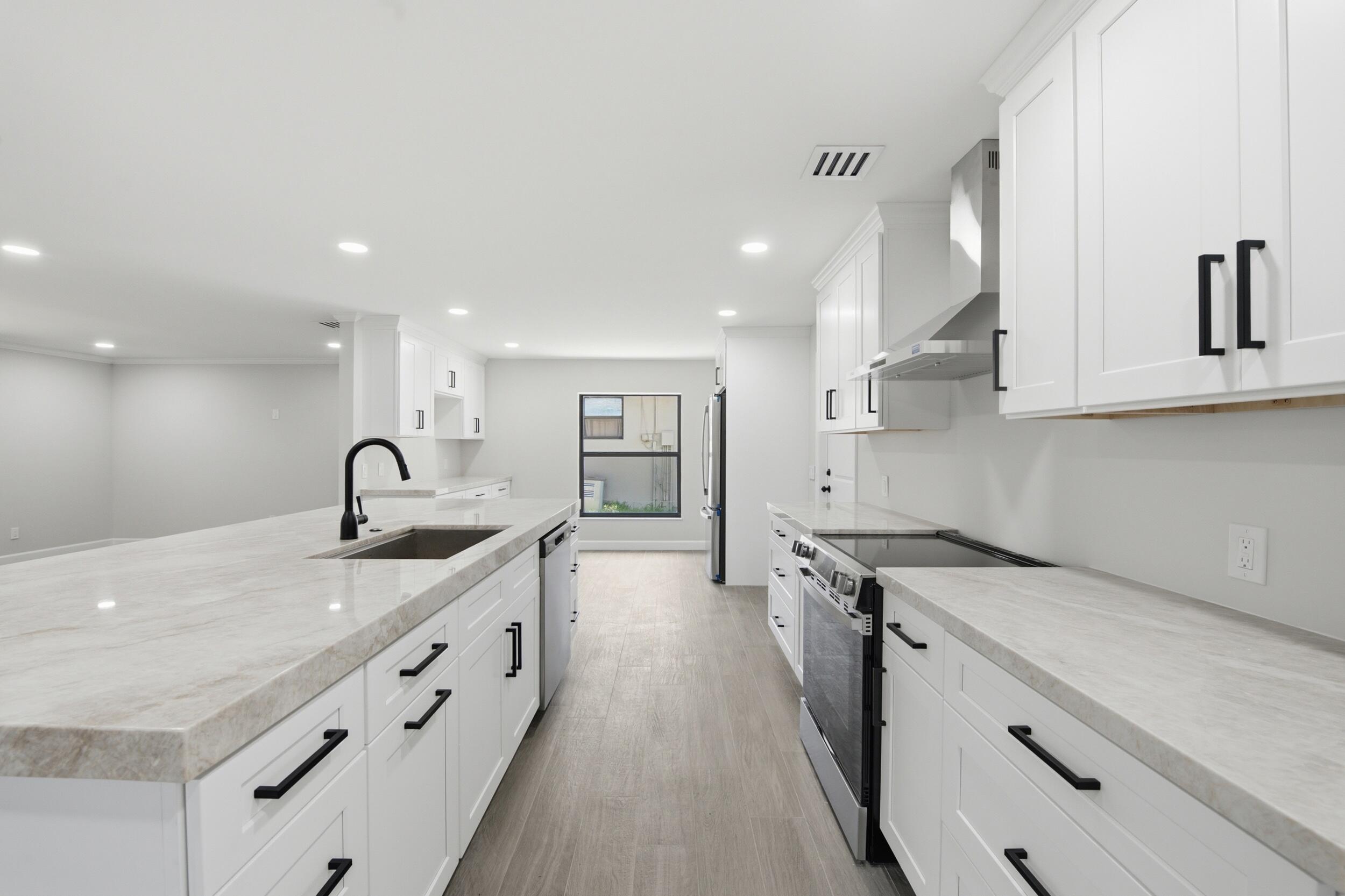 COUNTRY CLUB ESTATES SUBDIVISION - Residential