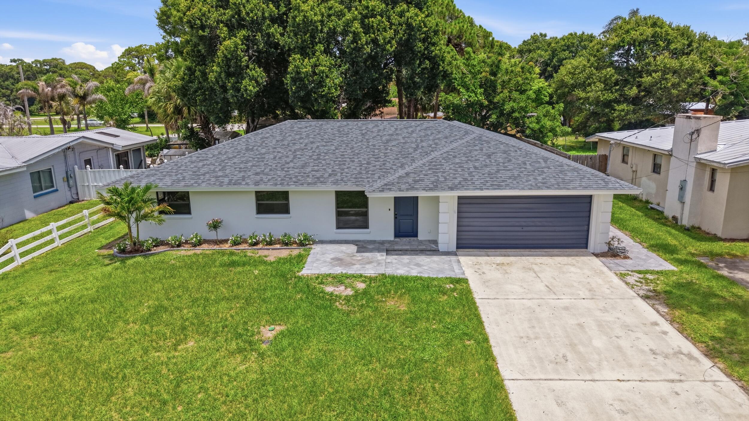 COUNTRY CLUB ESTATES SUBDIVISION - Residential