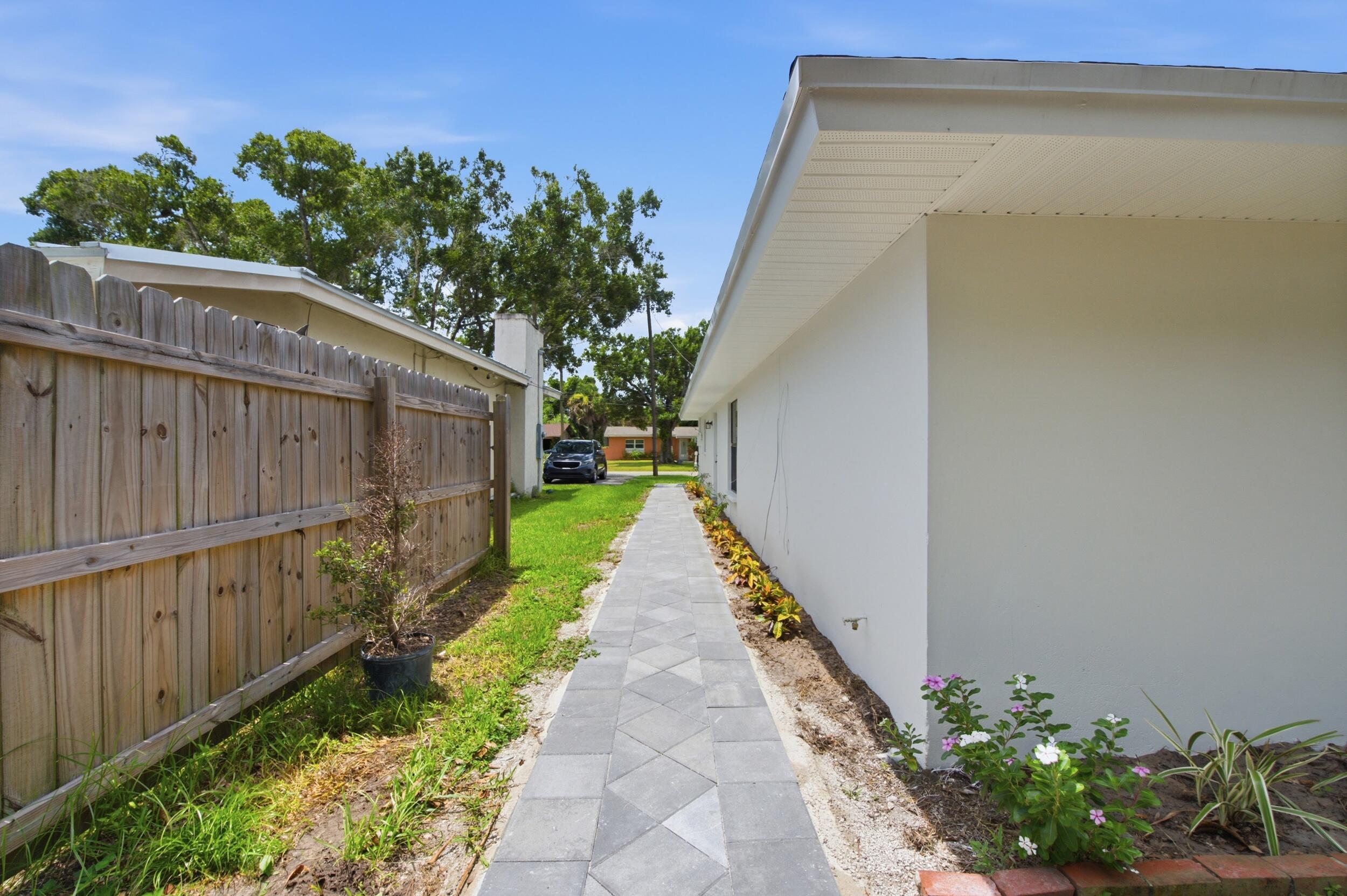 COUNTRY CLUB ESTATES SUBDIVISION - Residential