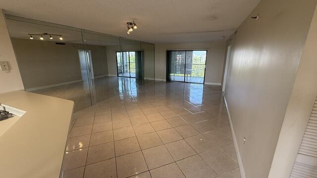CYPRESS BEND CONDOMINIUM VII - Residential