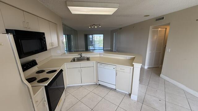 CYPRESS BEND CONDOMINIUM VII - Residential