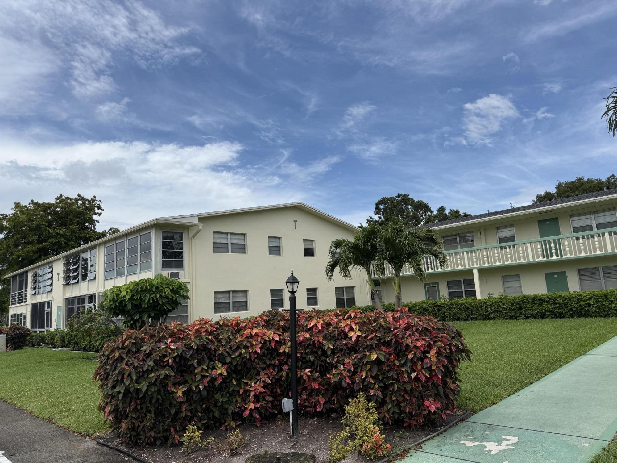 OAKRIDGE T CONDO T - Residential