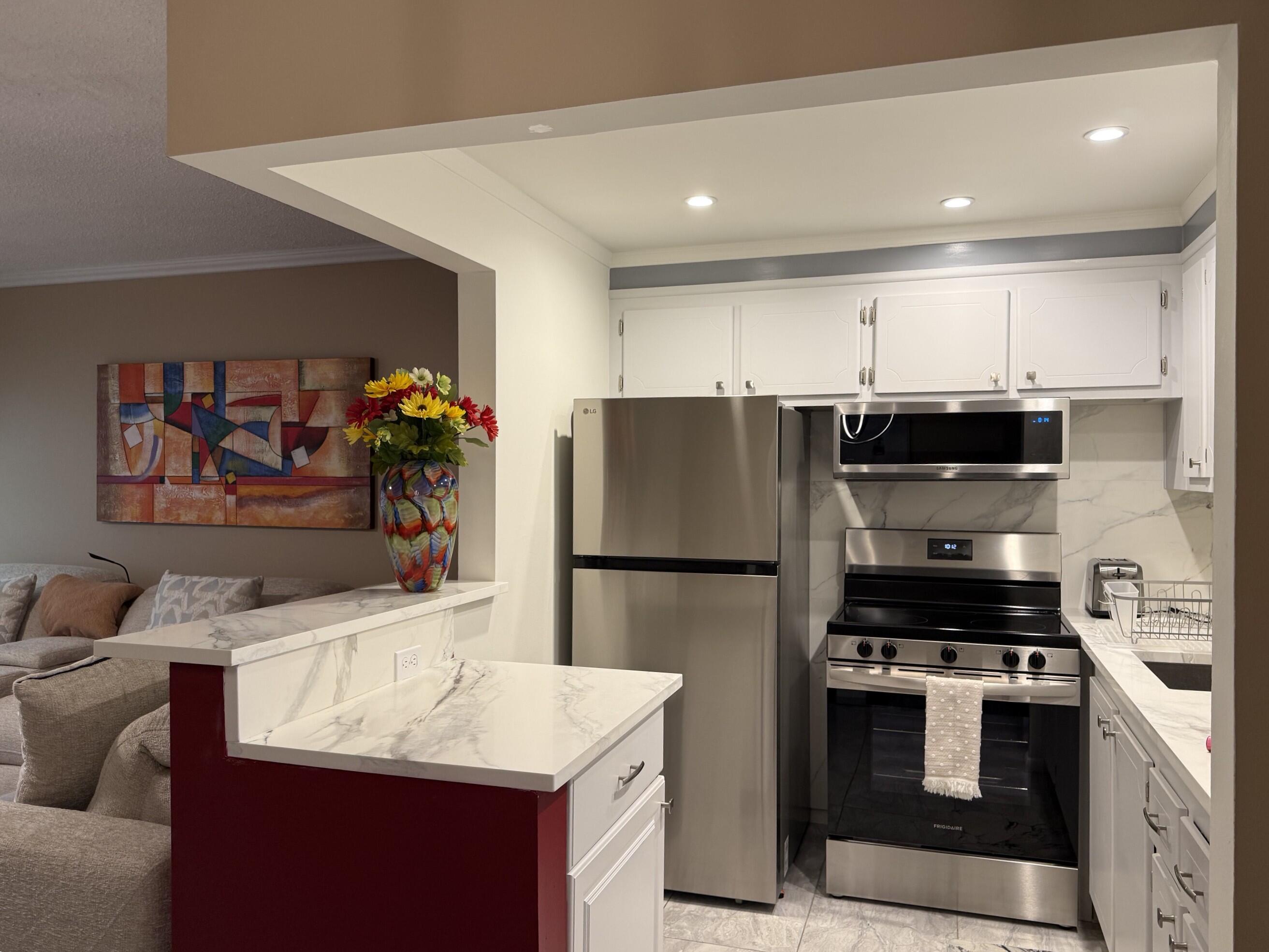 OAKRIDGE T CONDO T - Residential