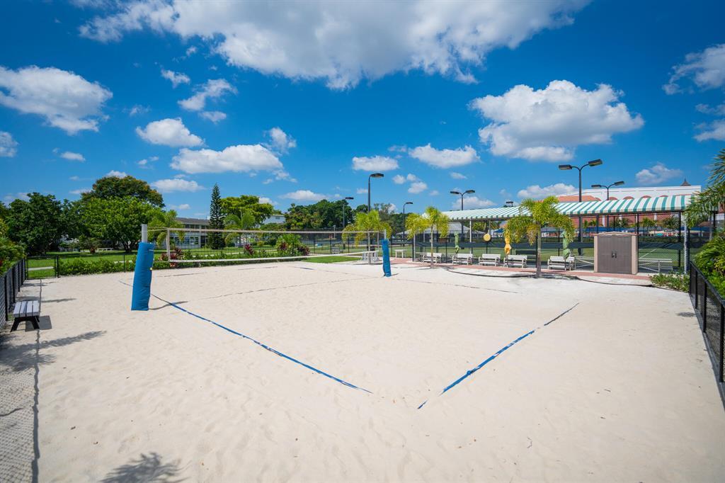 OAKRIDGE T CONDO T - Residential