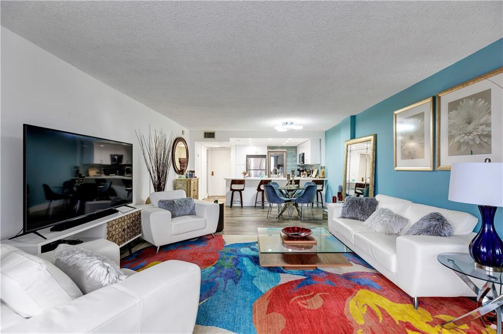 Hallmark of Hollywood - Residential