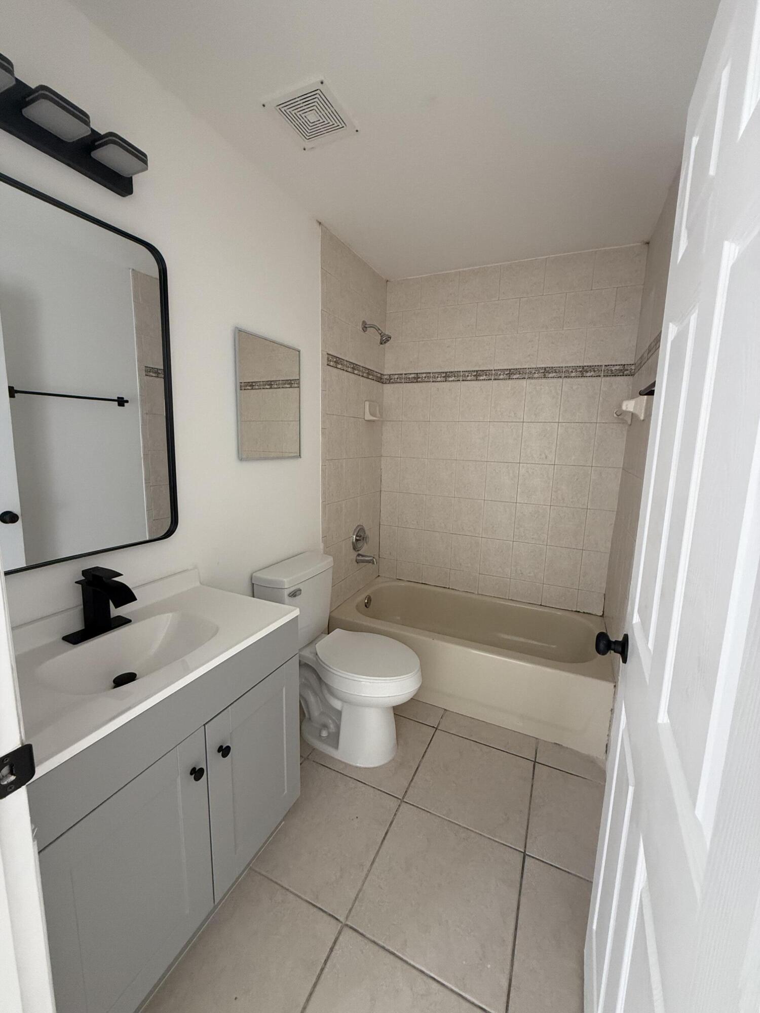HYACINTH CONDO - Residential Lease