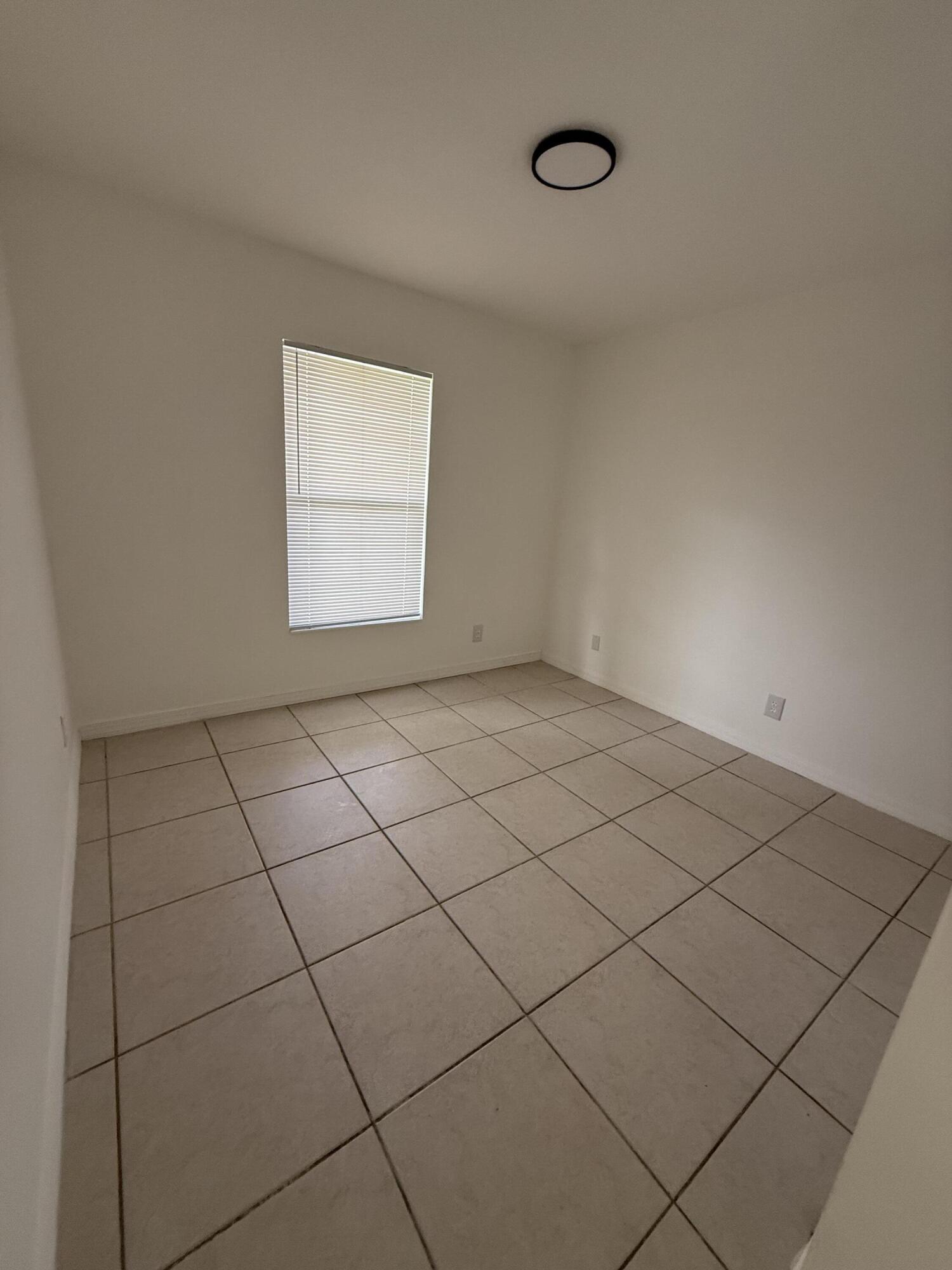 HYACINTH CONDO - Residential Lease